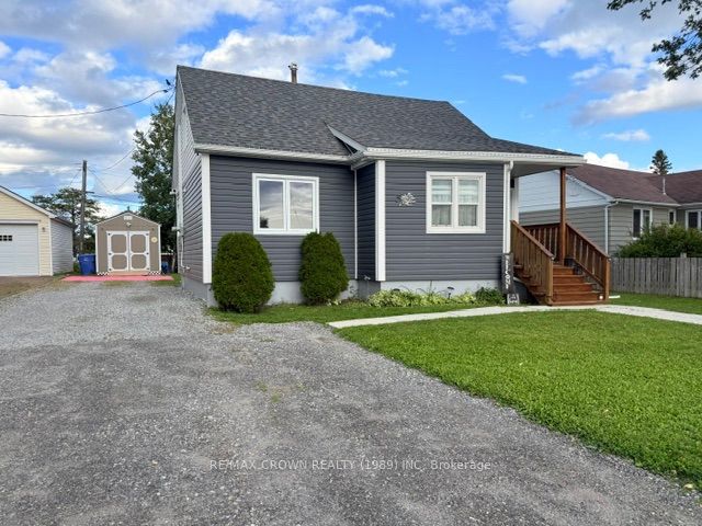 13 Oak Street, Kapuskasing, ON P5N 2A1