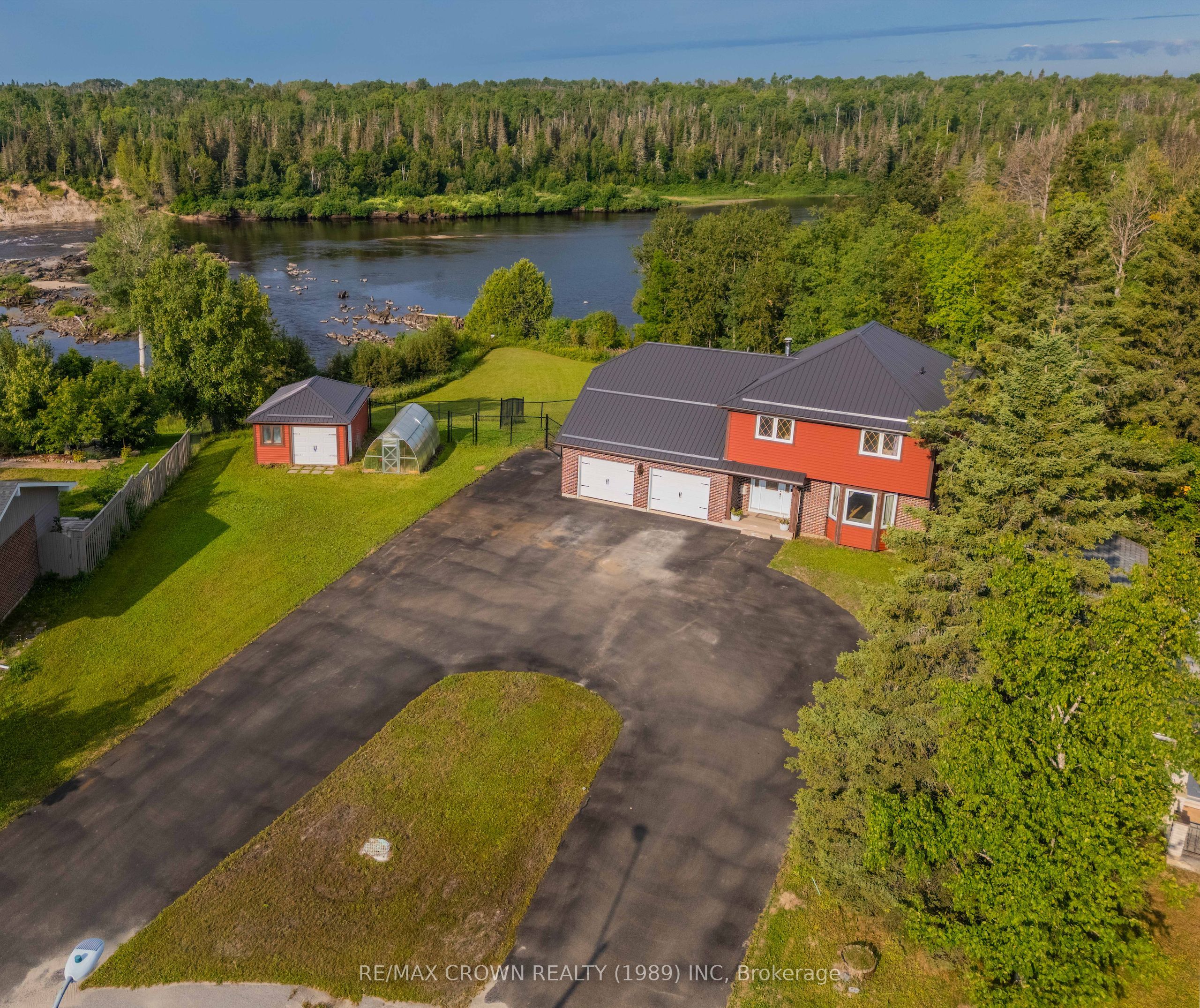64 Kimberly Drive, Kapuskasing, ON P5N 1L6