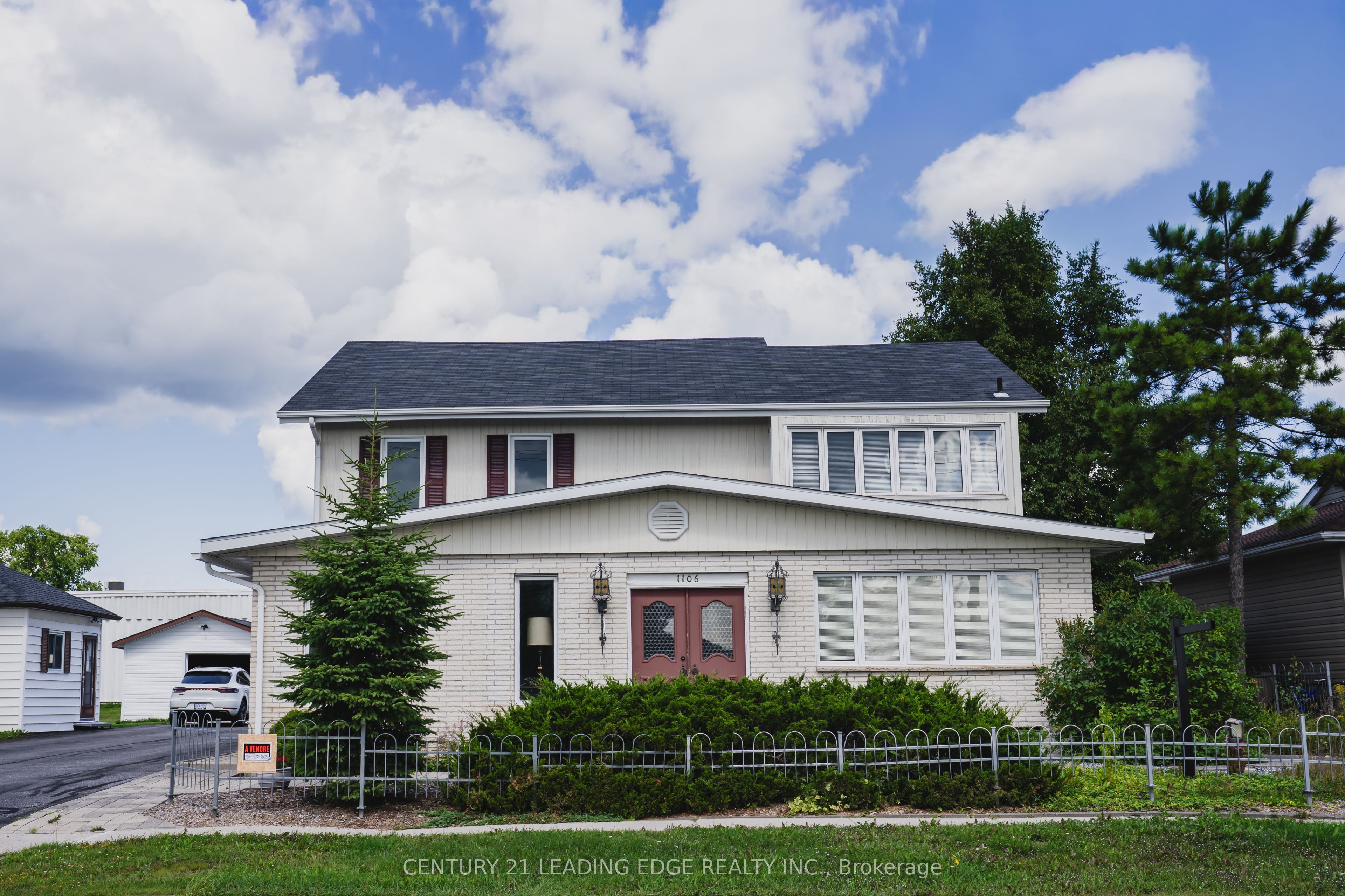1106 Prince Street, Hearst, ON P0L 1N0