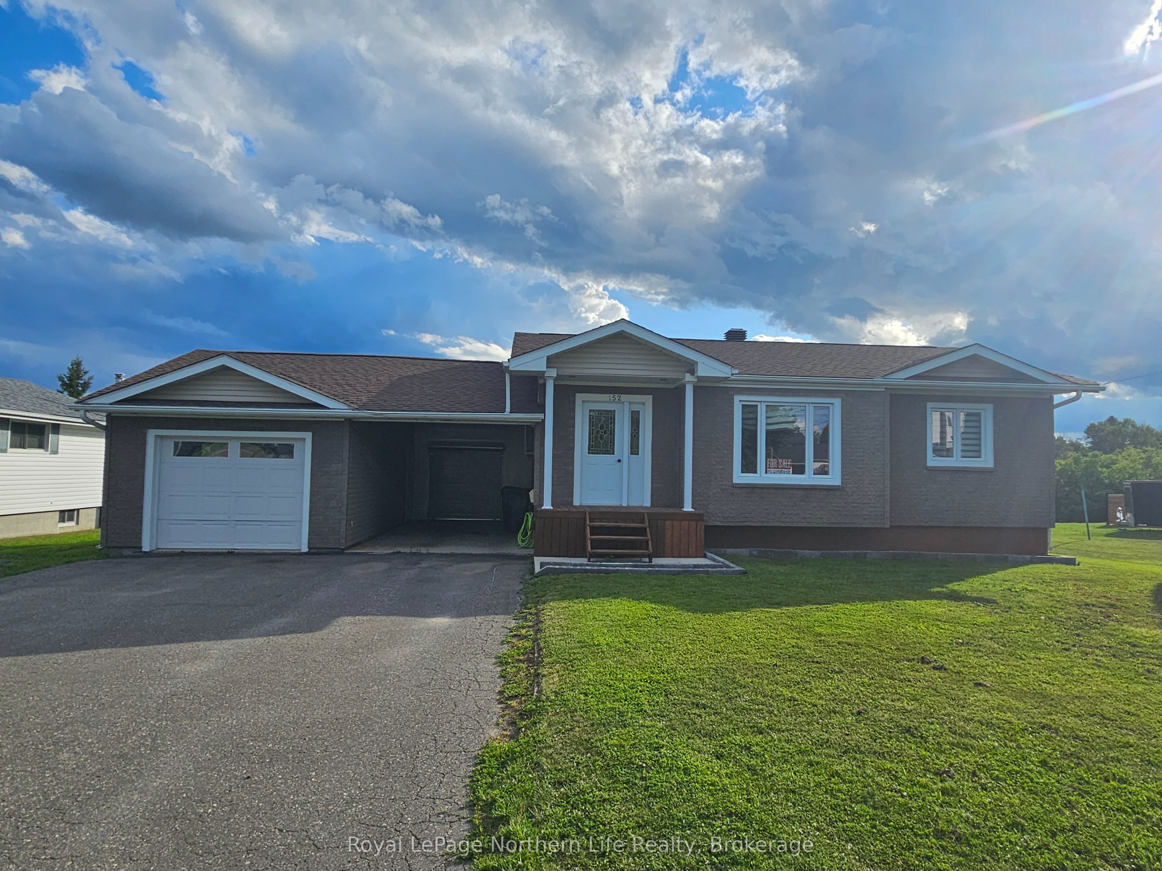 152 PINE Street W, Temiskaming Shores, ON P0J 1P0 photo 2