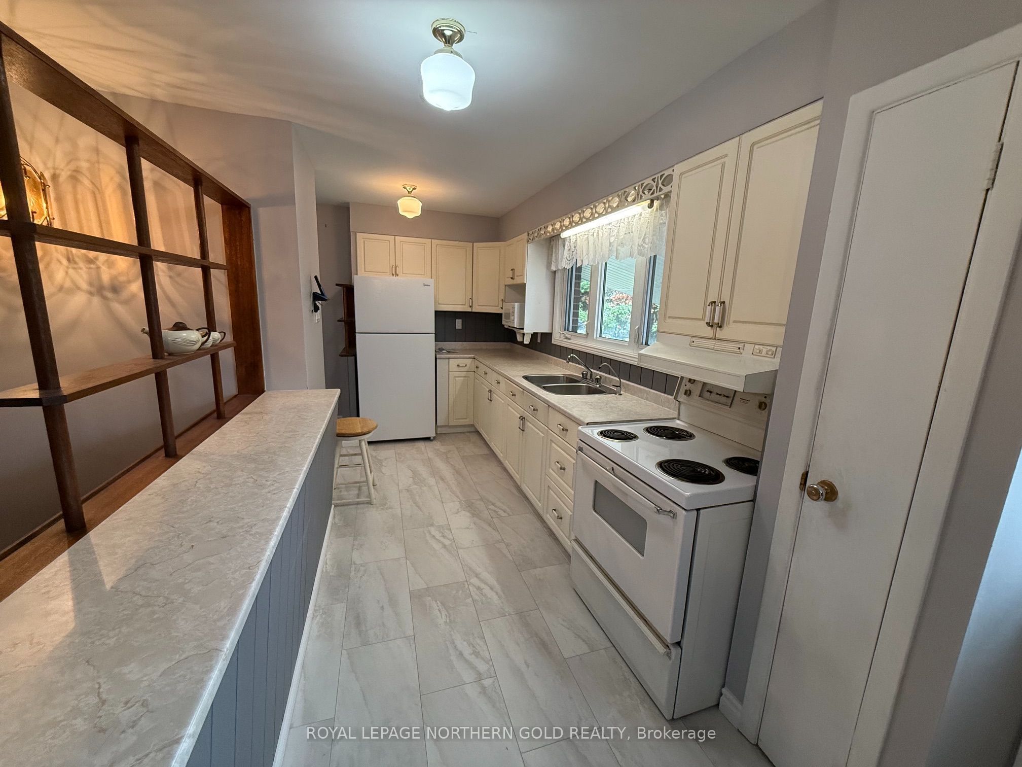 29 Macpherson Avenue, Kirkland Lake, ON P2N 1B7 photo 3