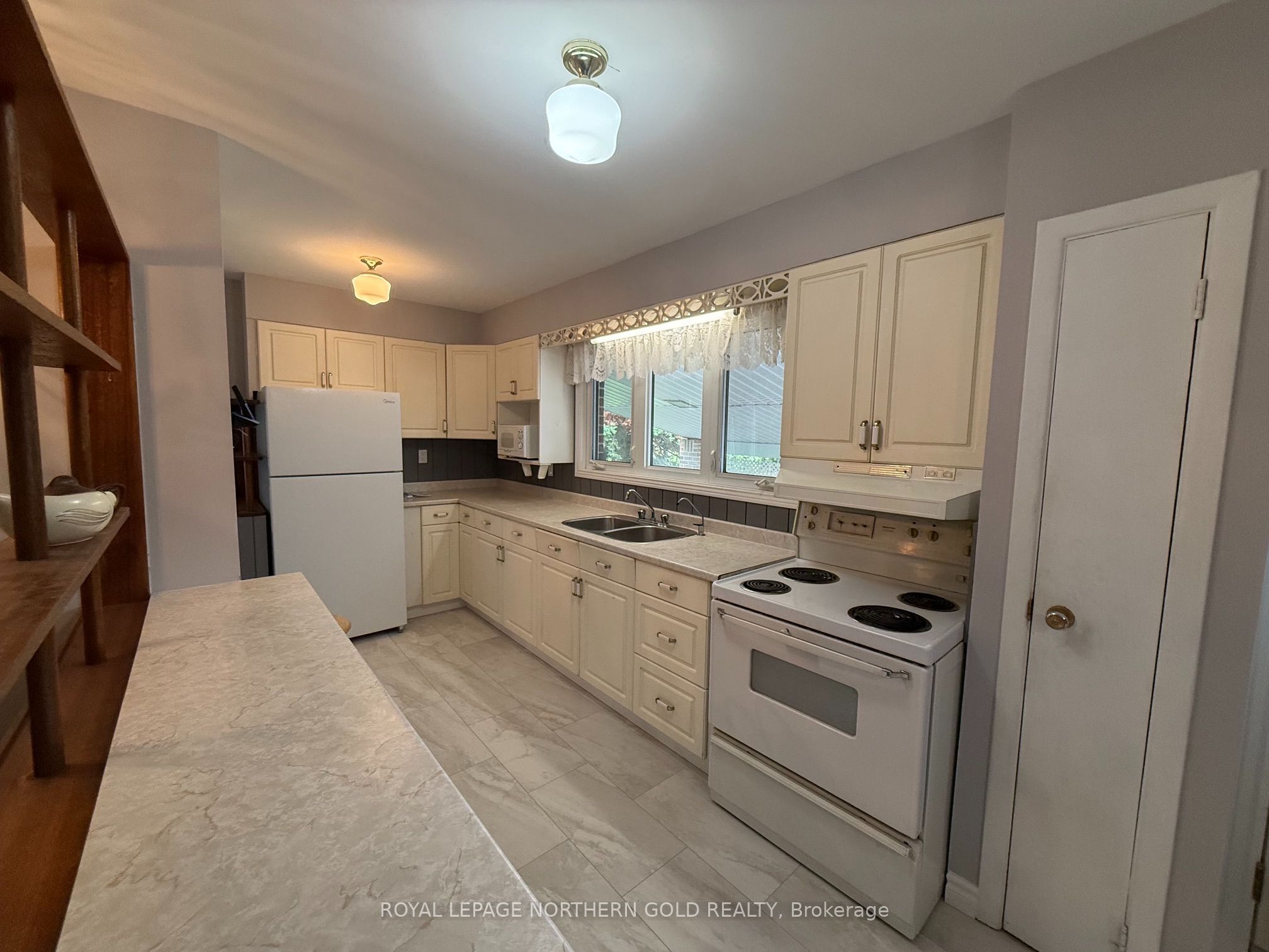29 Macpherson Avenue, Kirkland Lake, ON P2N 1B7 photo 4