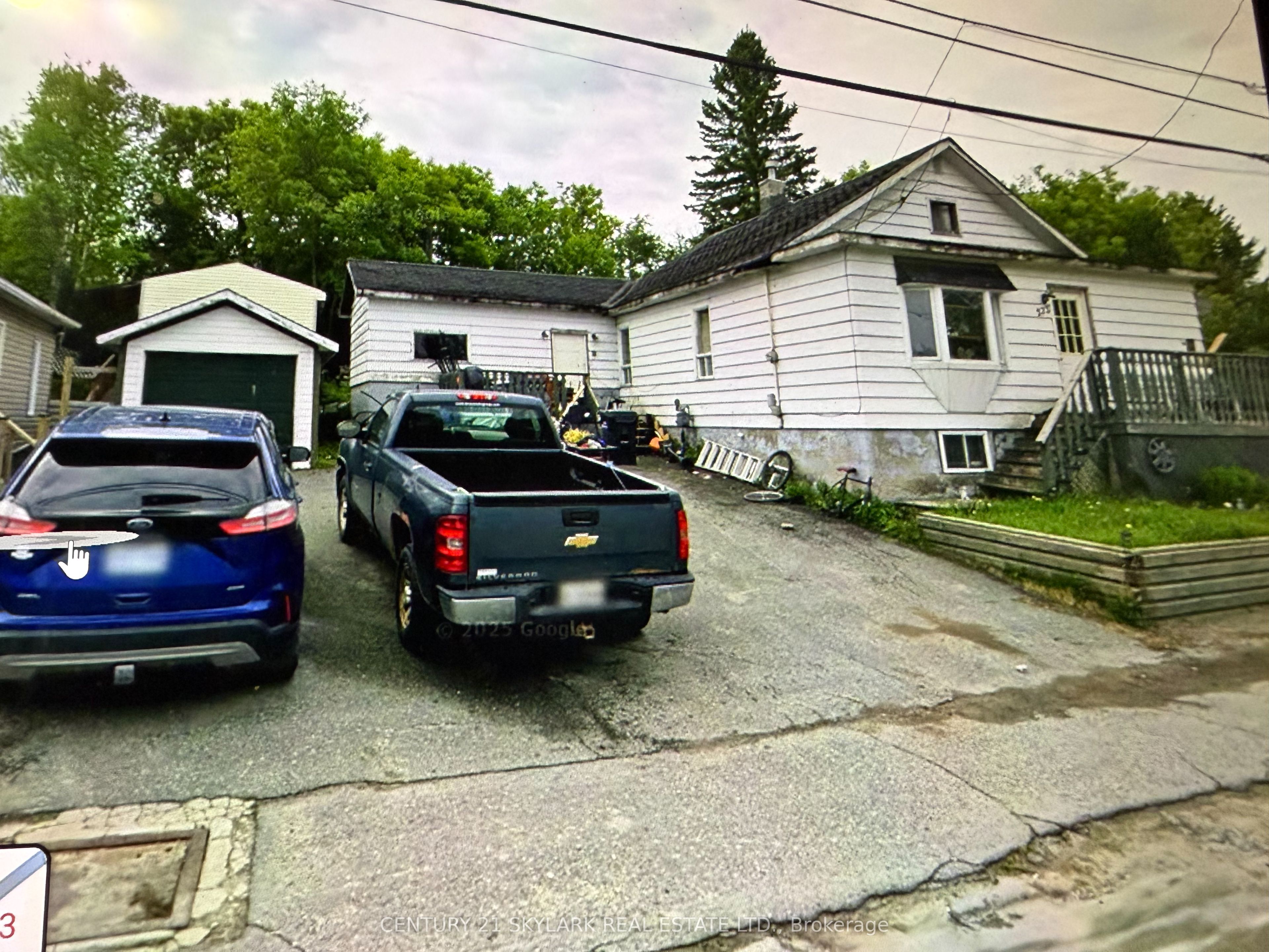 573 Government Road W, Kirkland Lake, ON P0K 1A0 photo 2
