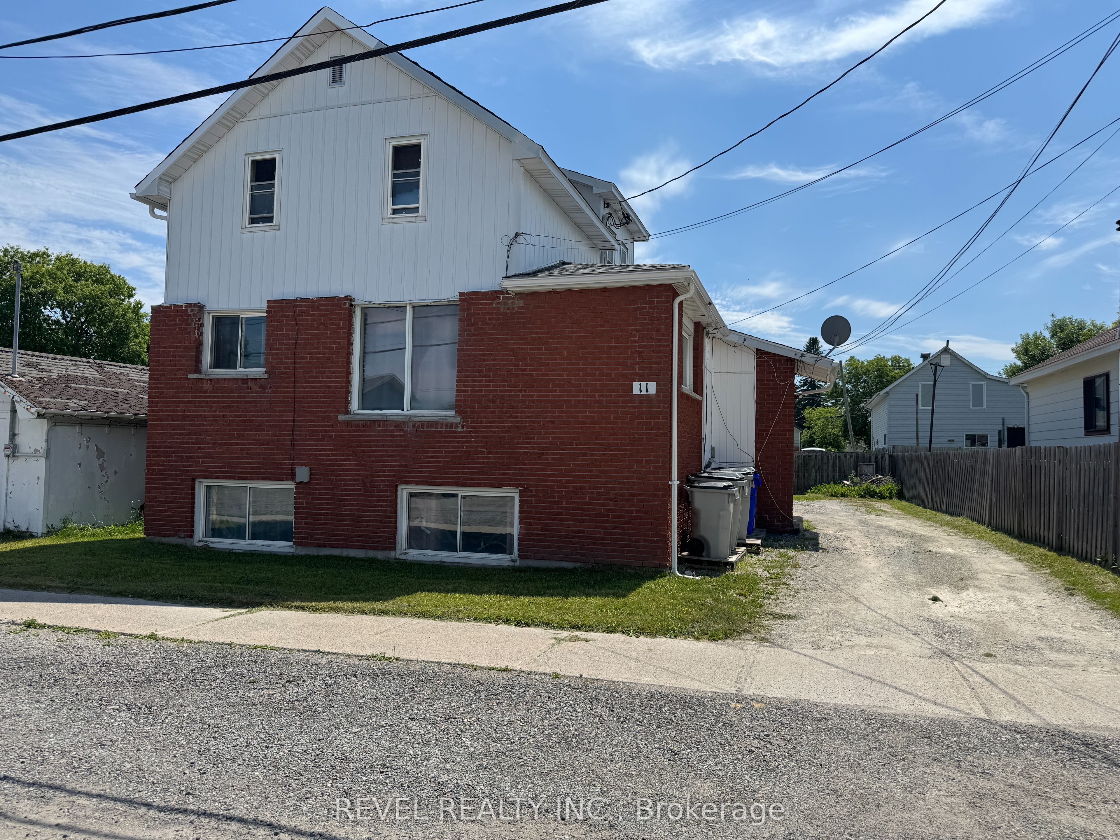11 Shamrock Avenue, Timmins, ON P0N 1C0 photo 2