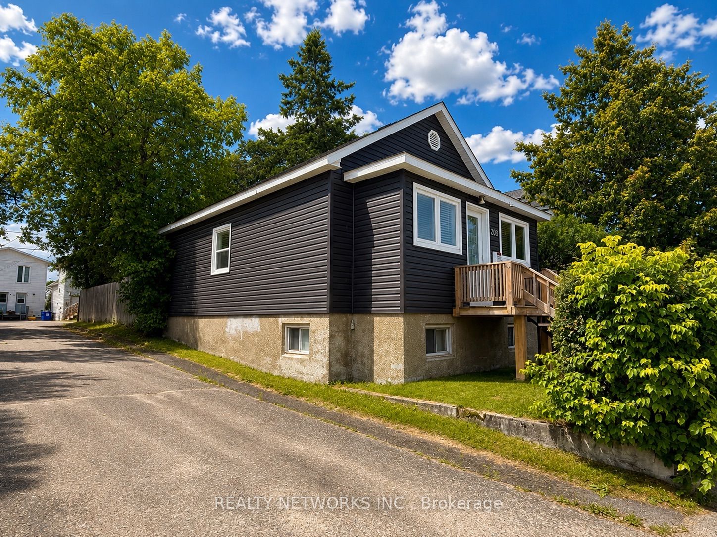 208 Toke Street, Timmins, ON P4N 6V1 photo 2