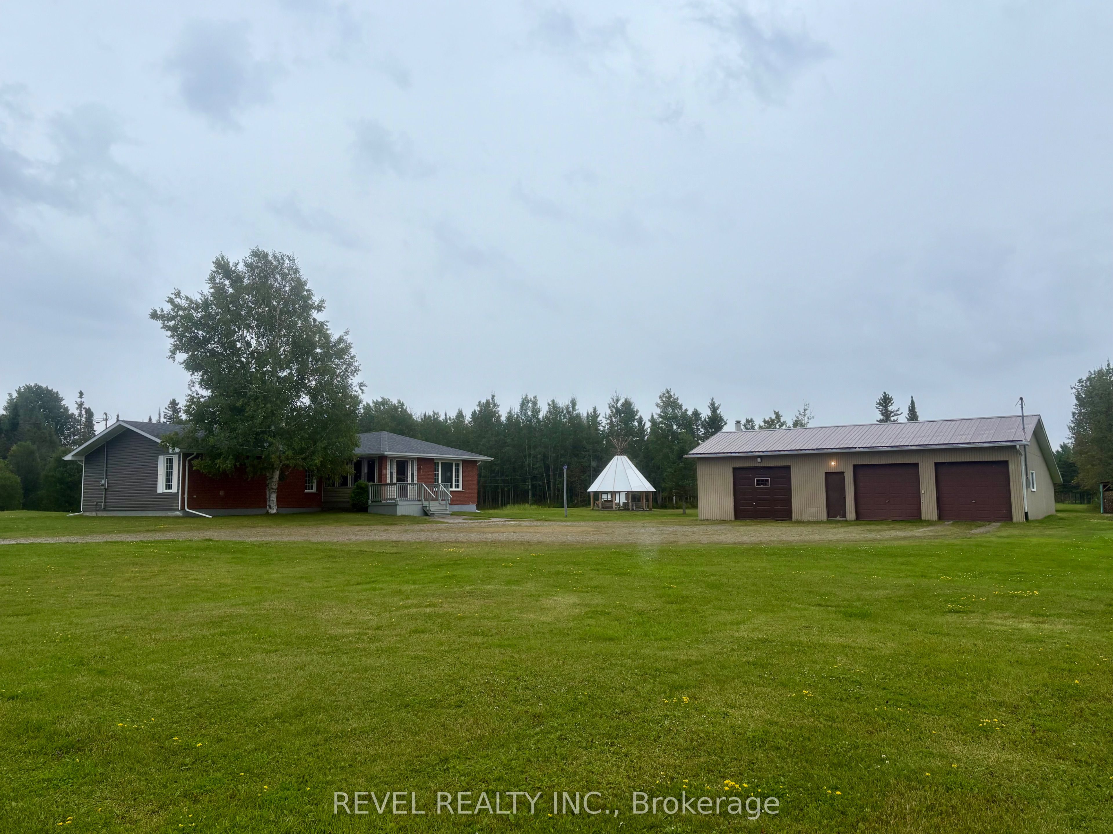 226 Hanna Road, Cochrane, ON P0L 1C0 photo 2