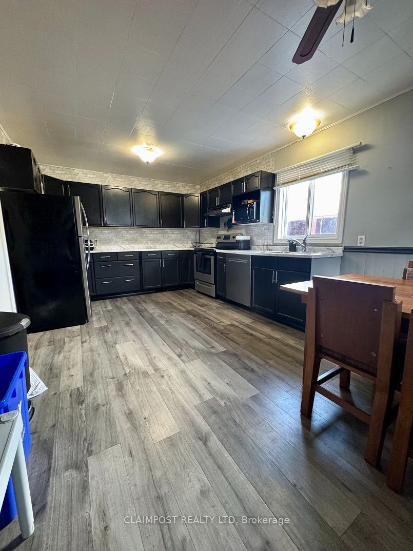 118 Columbus Avenue, Timmins, ON P4N 3H5 photo 3