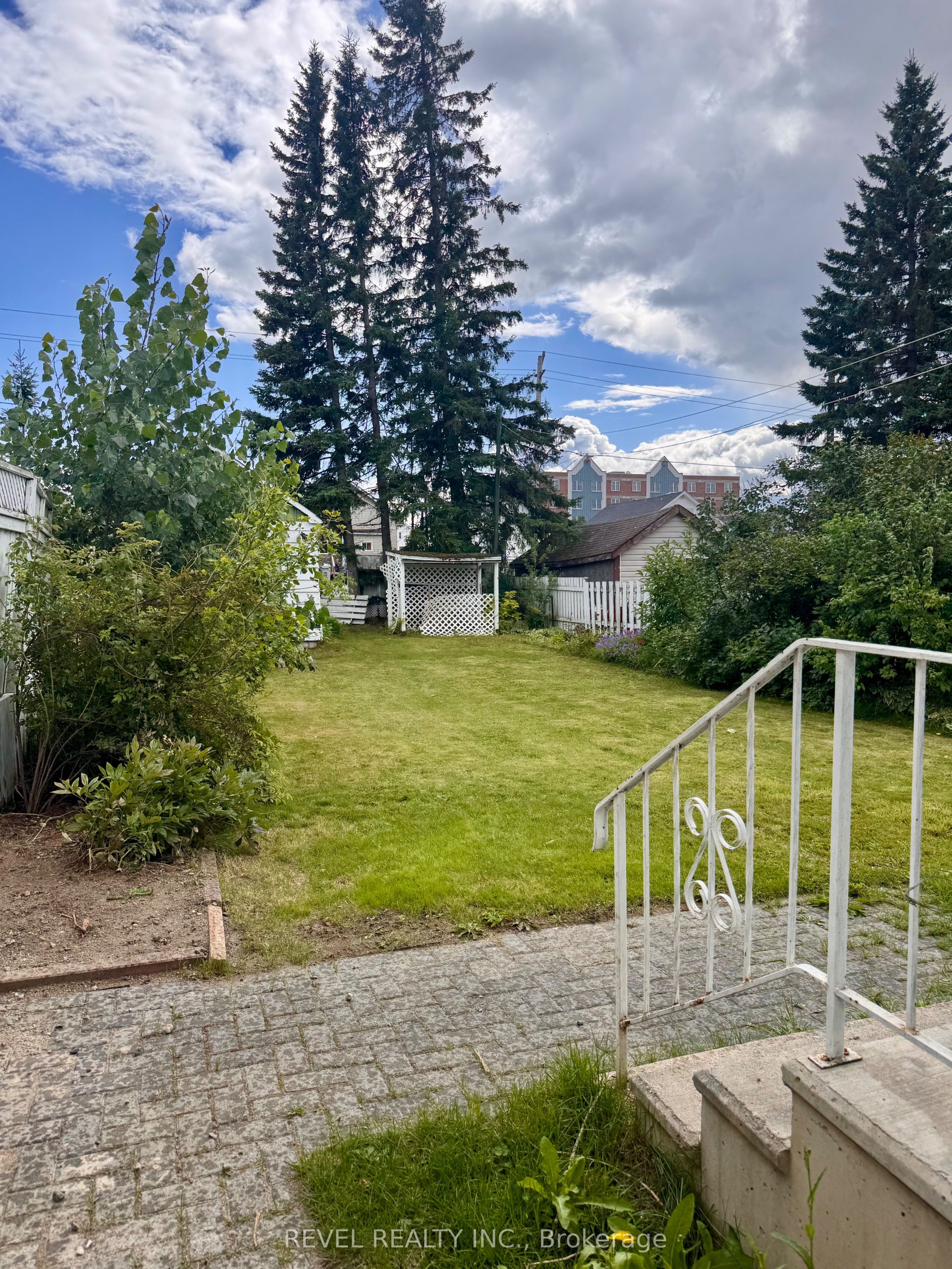 121 Floral Avenue, Timmins, ON P4N 4H6 photo 3