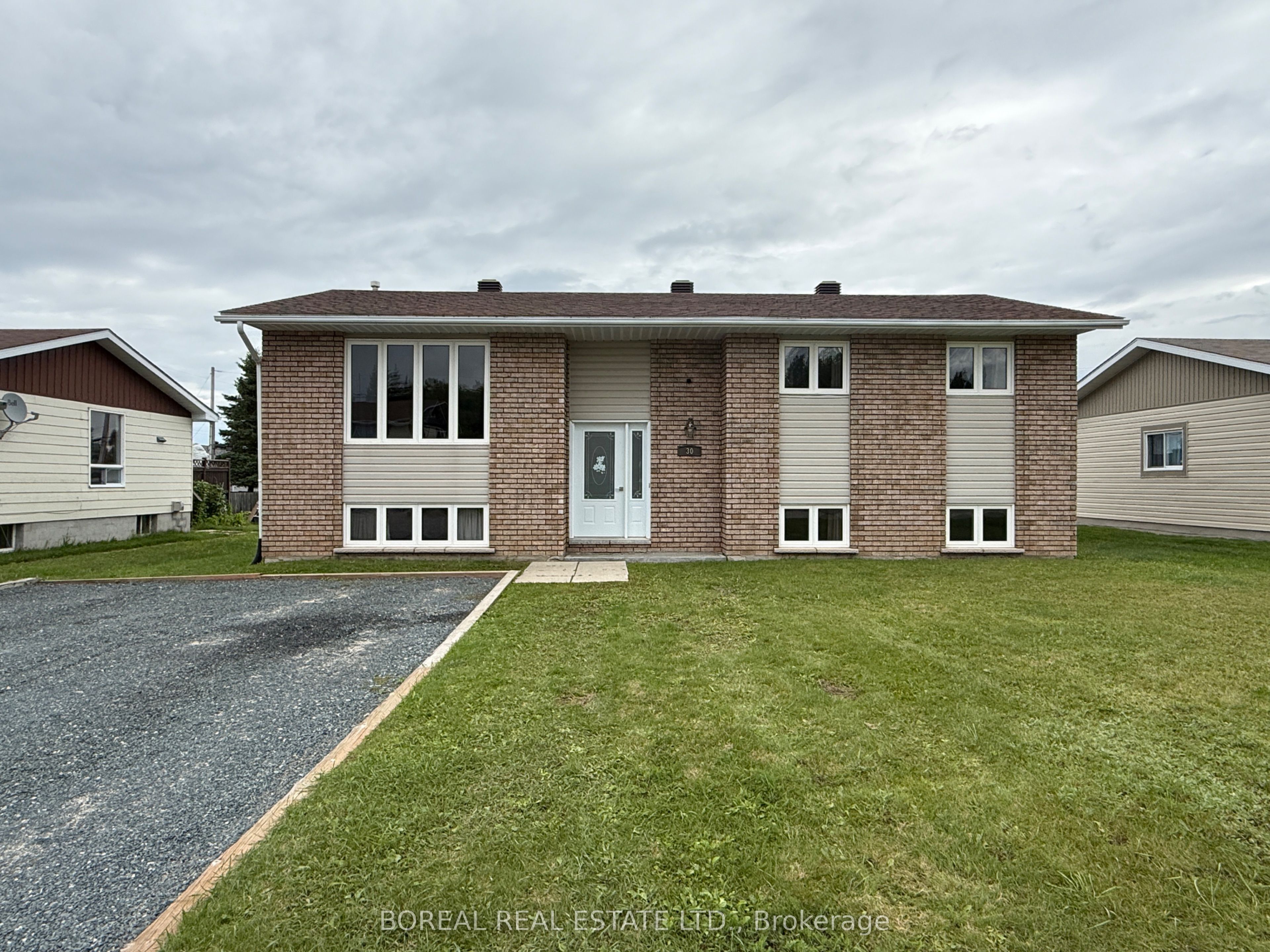 30 Eighteenth Avenue, Cochrane, ON P0L 1C0