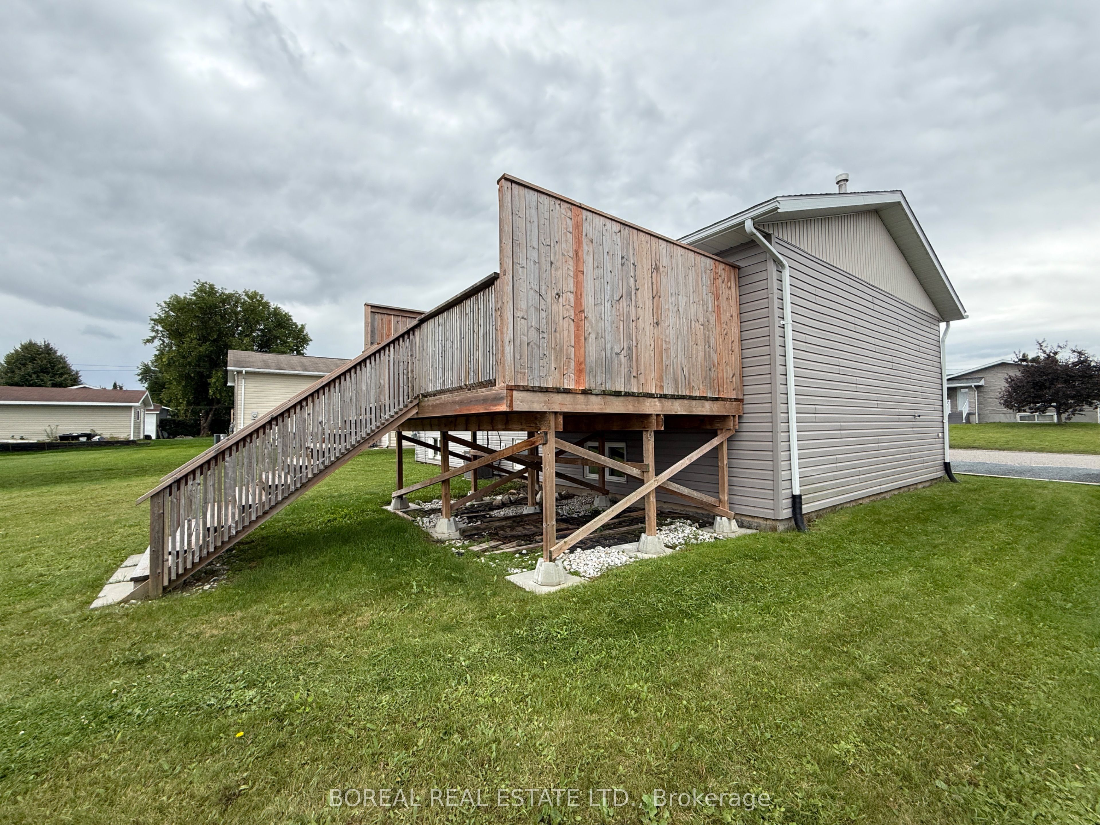30 Eighteenth Avenue, Cochrane, ON P0L 1C0 photo 4