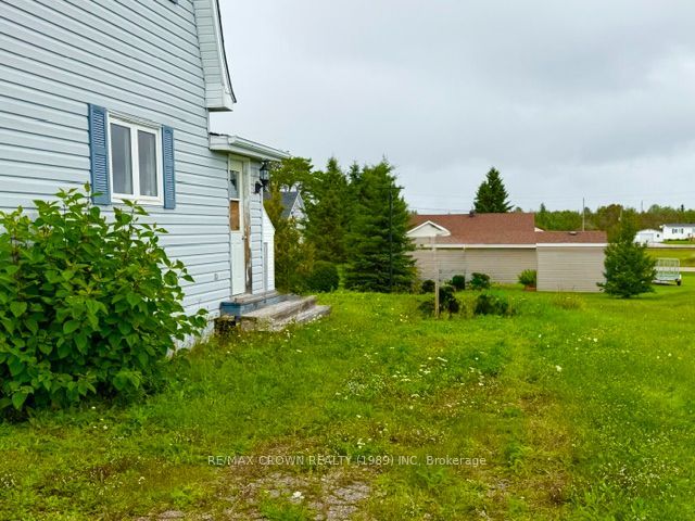 53 GAUTHIER Street, Kapuskasing, ON P0L 1G0 photo 3