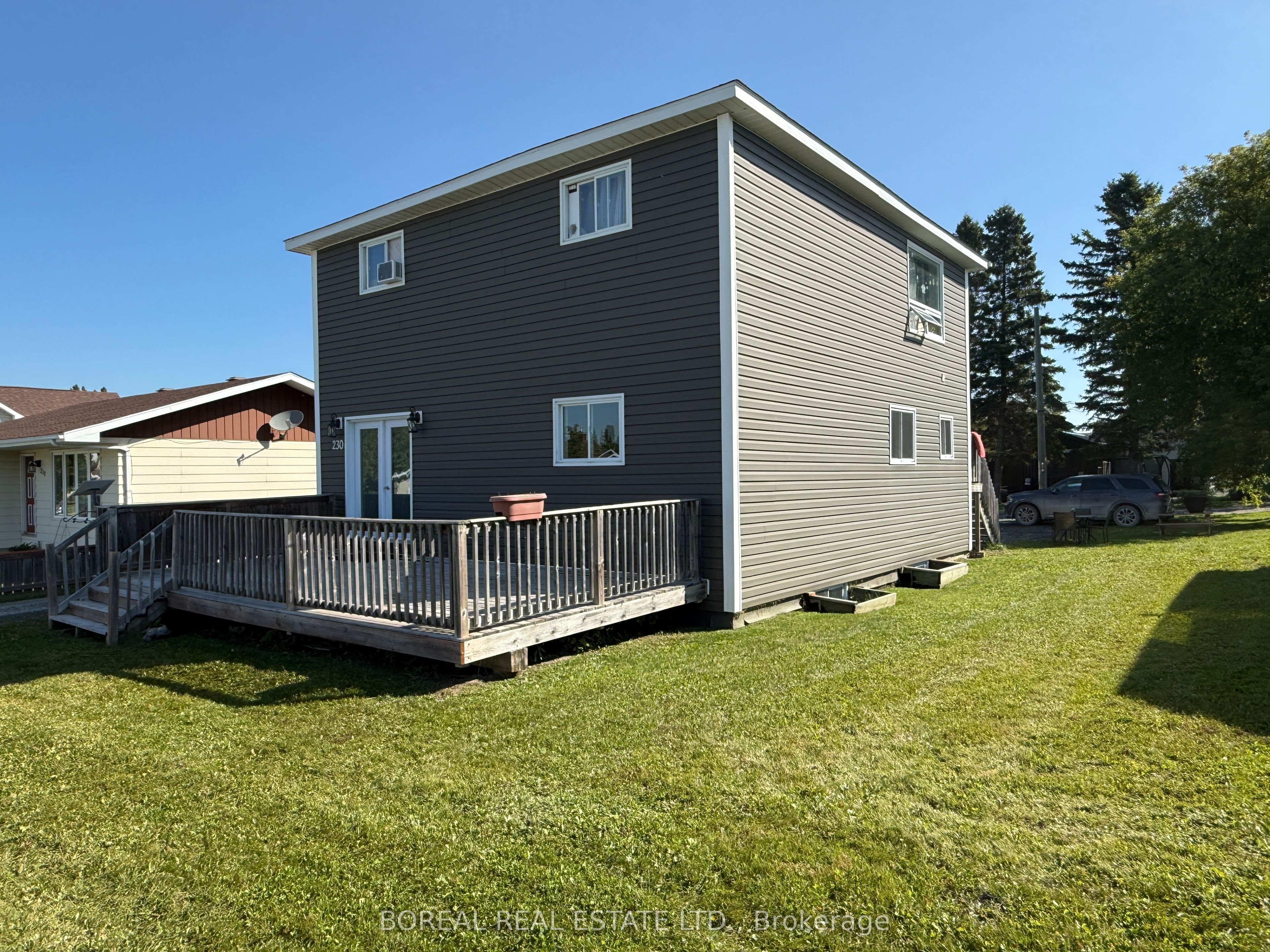 230 Tenth Avenue, Cochrane, ON P0L 1C0 photo 3