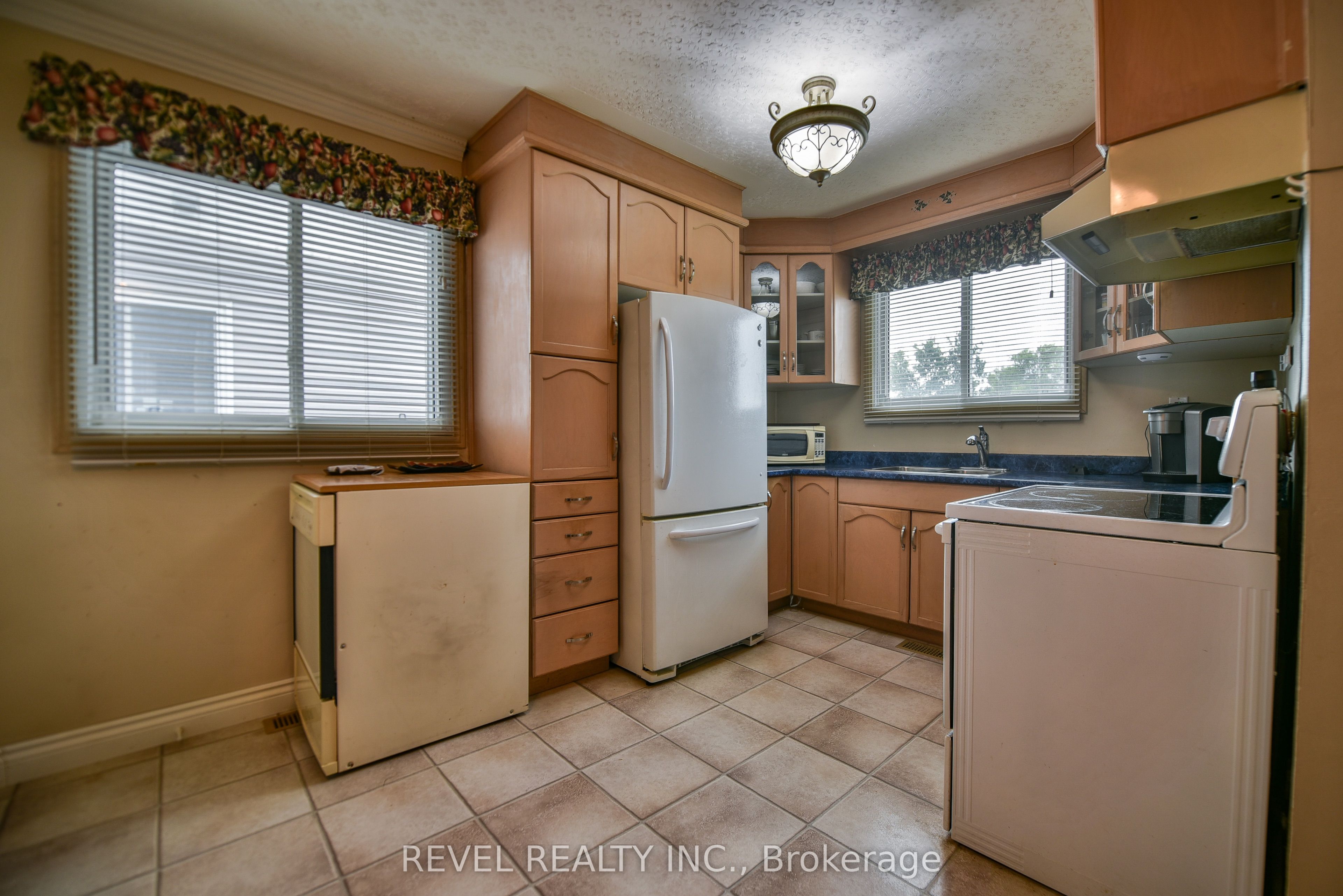 480 Martin Avenue, Timmins, ON P4P 1A4 photo 2