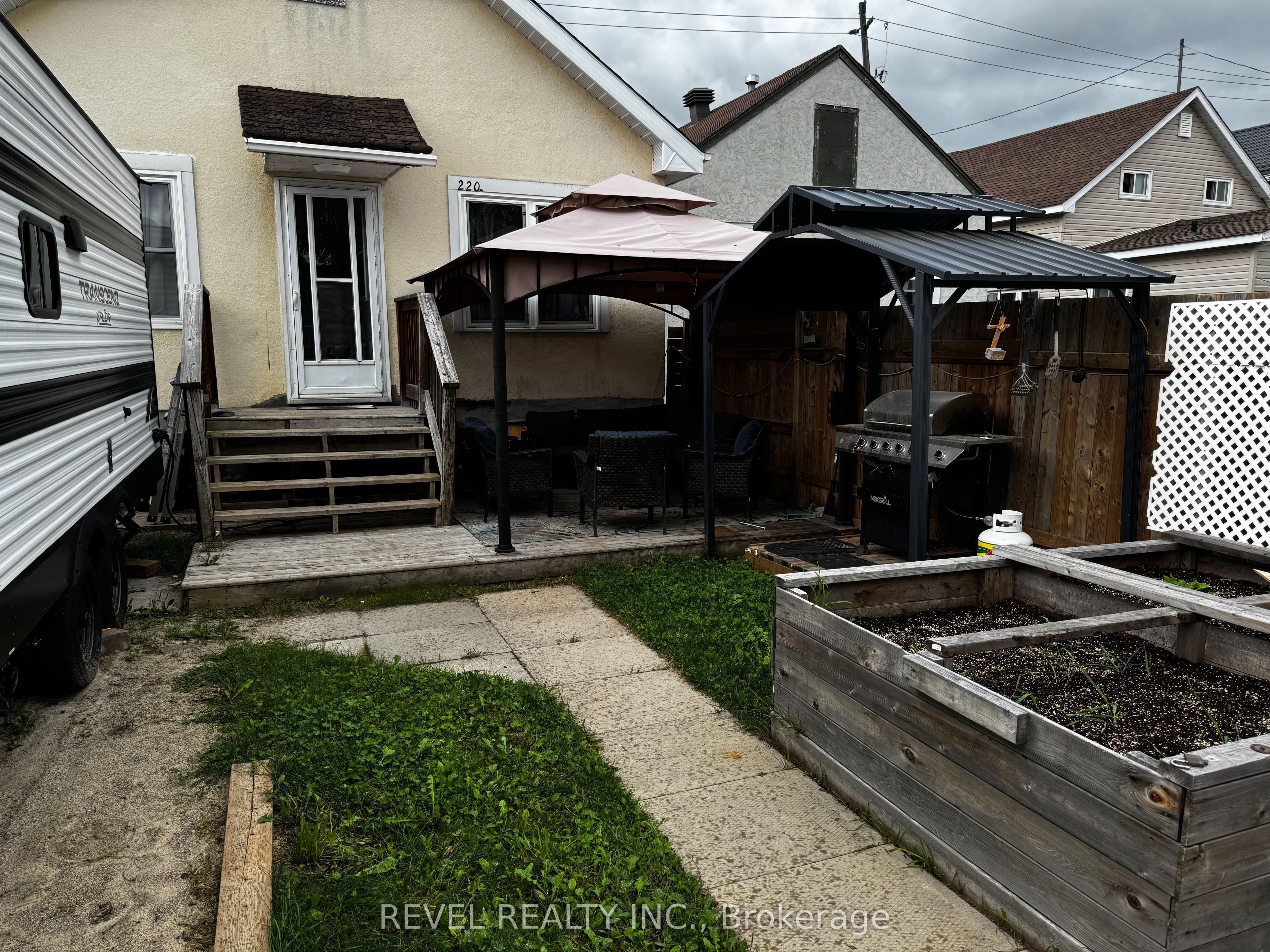 220 Maple Street N, Timmins, ON P4N 6C1 photo 3