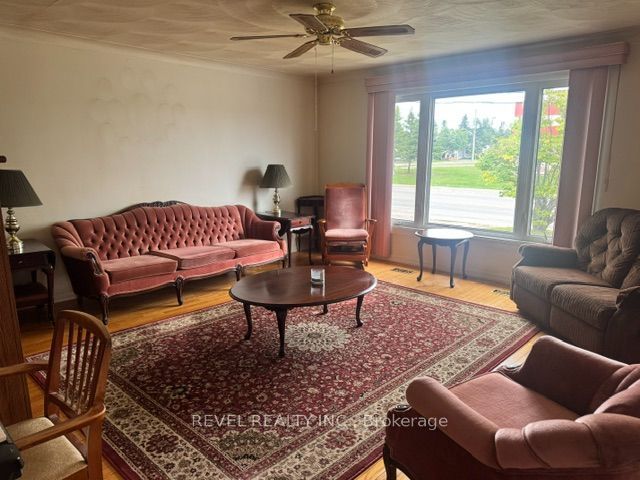 205 Jubilee Avenue W, Timmins, ON P4N 4N1 photo 2