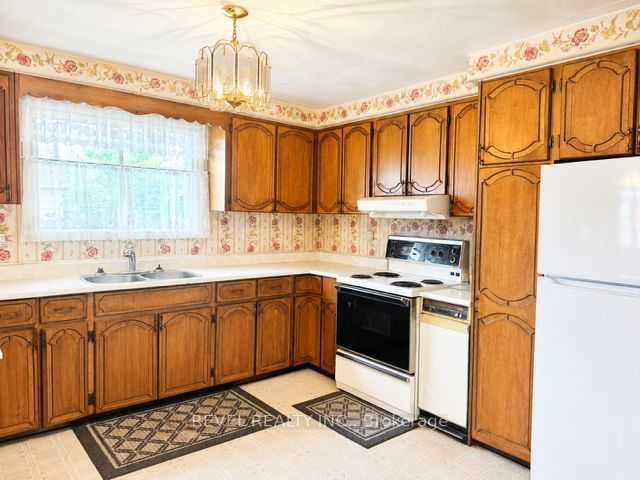 205 Jubilee Avenue W, Timmins, ON P4N 4N1 photo 5