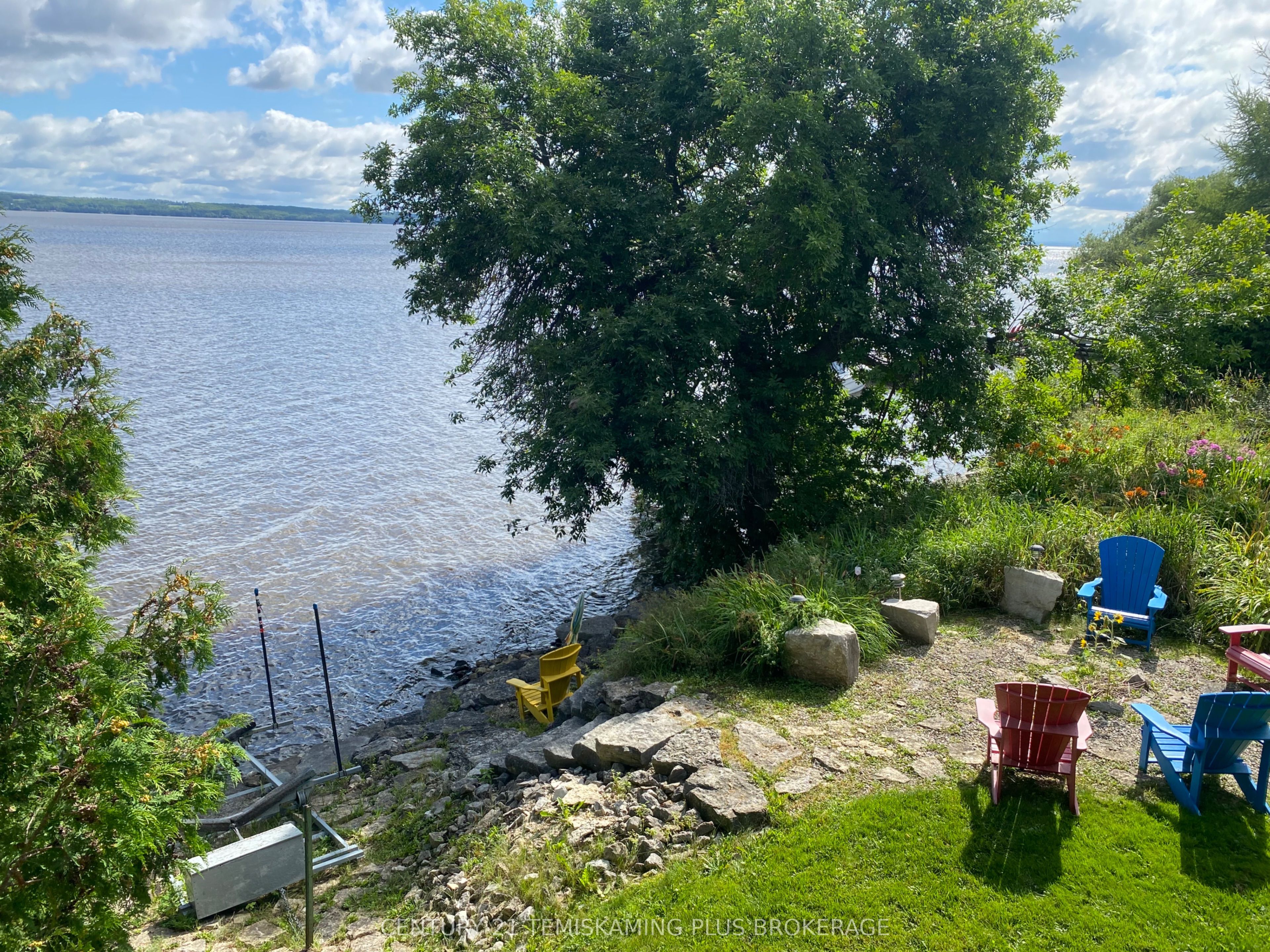 519 Lakeshore Road N, Temiskaming Shores, ON P0J 1P0 photo 3