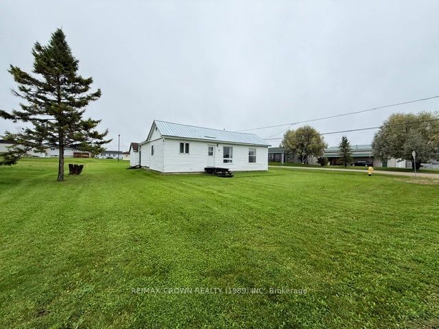 6 St Joseph Street, Opasatika, ON P0L 1Z0