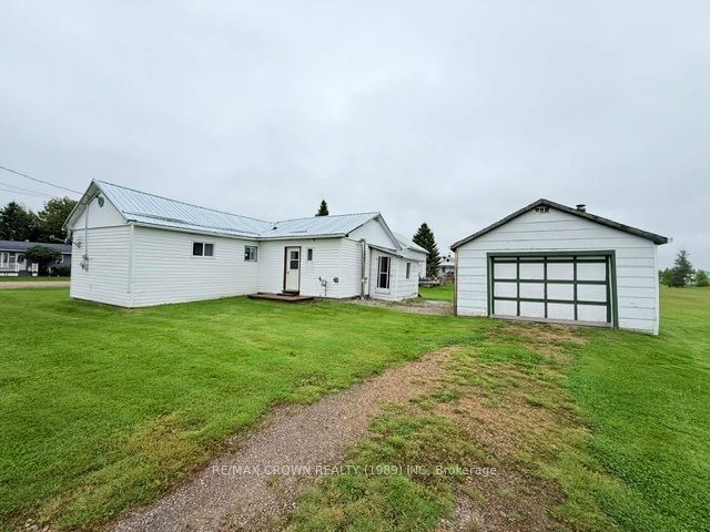 6 St Joseph Street, Opasatika, ON P0L 1Z0 photo 2
