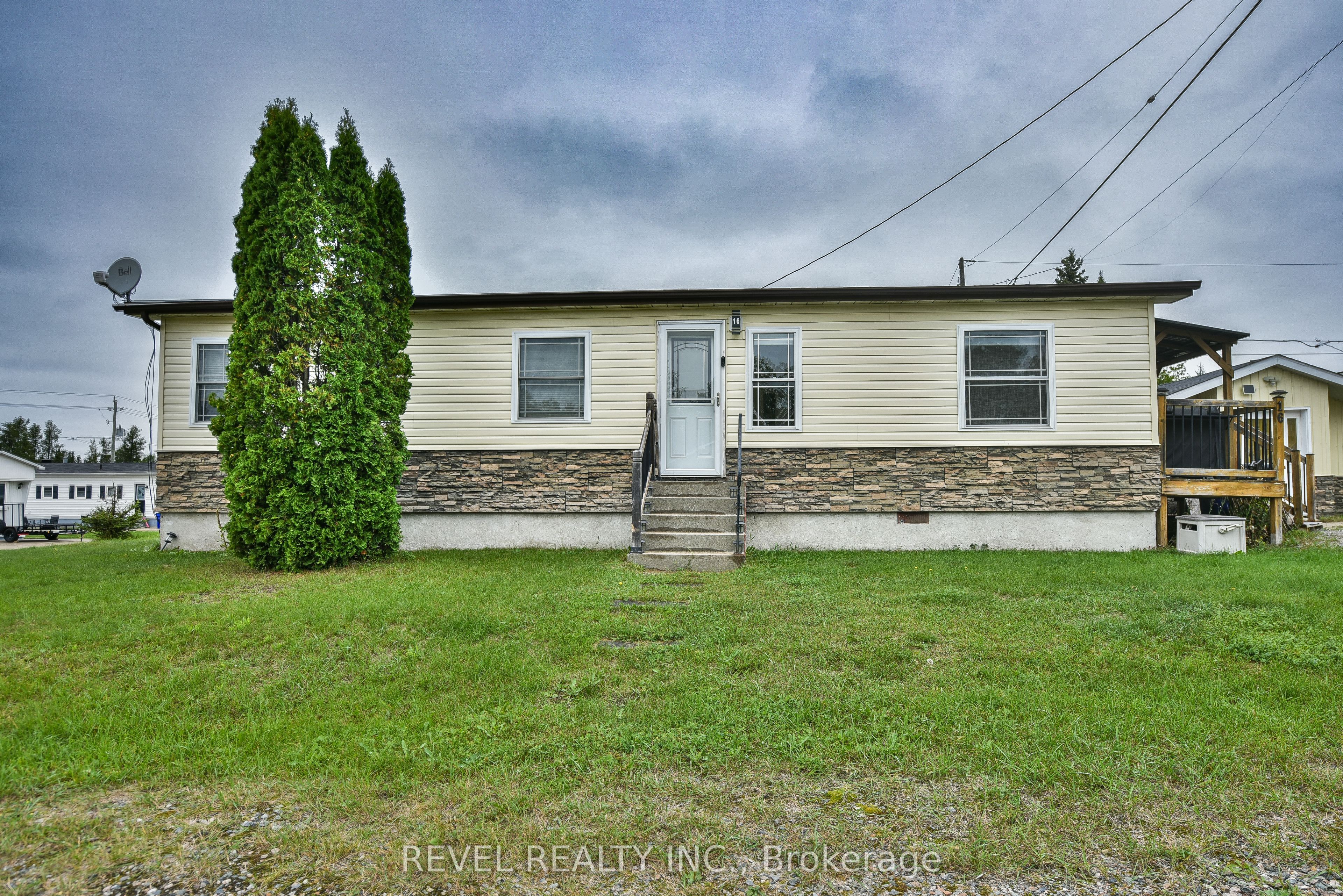 16 Foothills Lane, Timmins, ON P4N 8R9