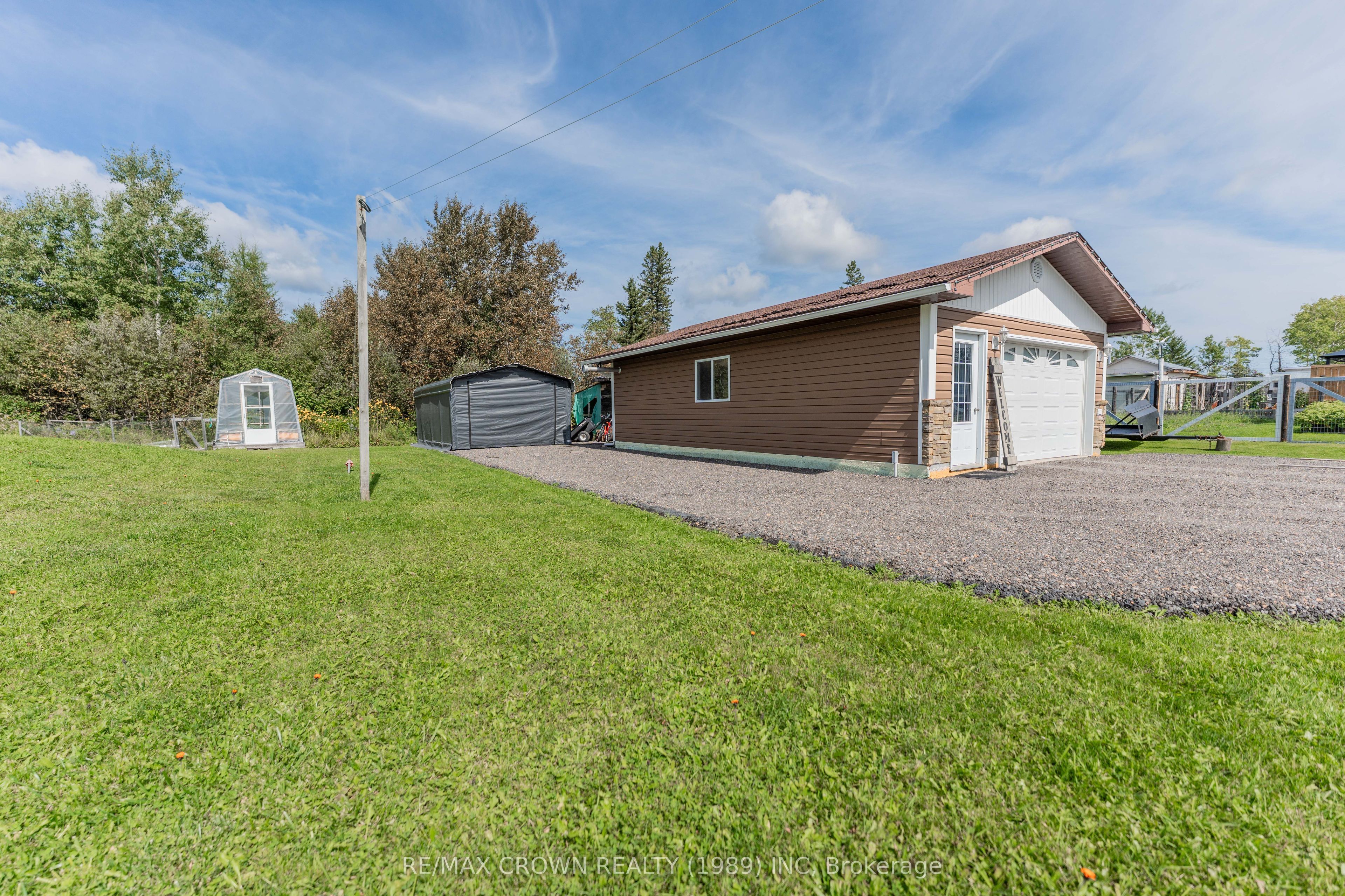 112 Williamson Con 1 Road Val Rita, Kapuskasing, ON P0L 2G0 photo 2