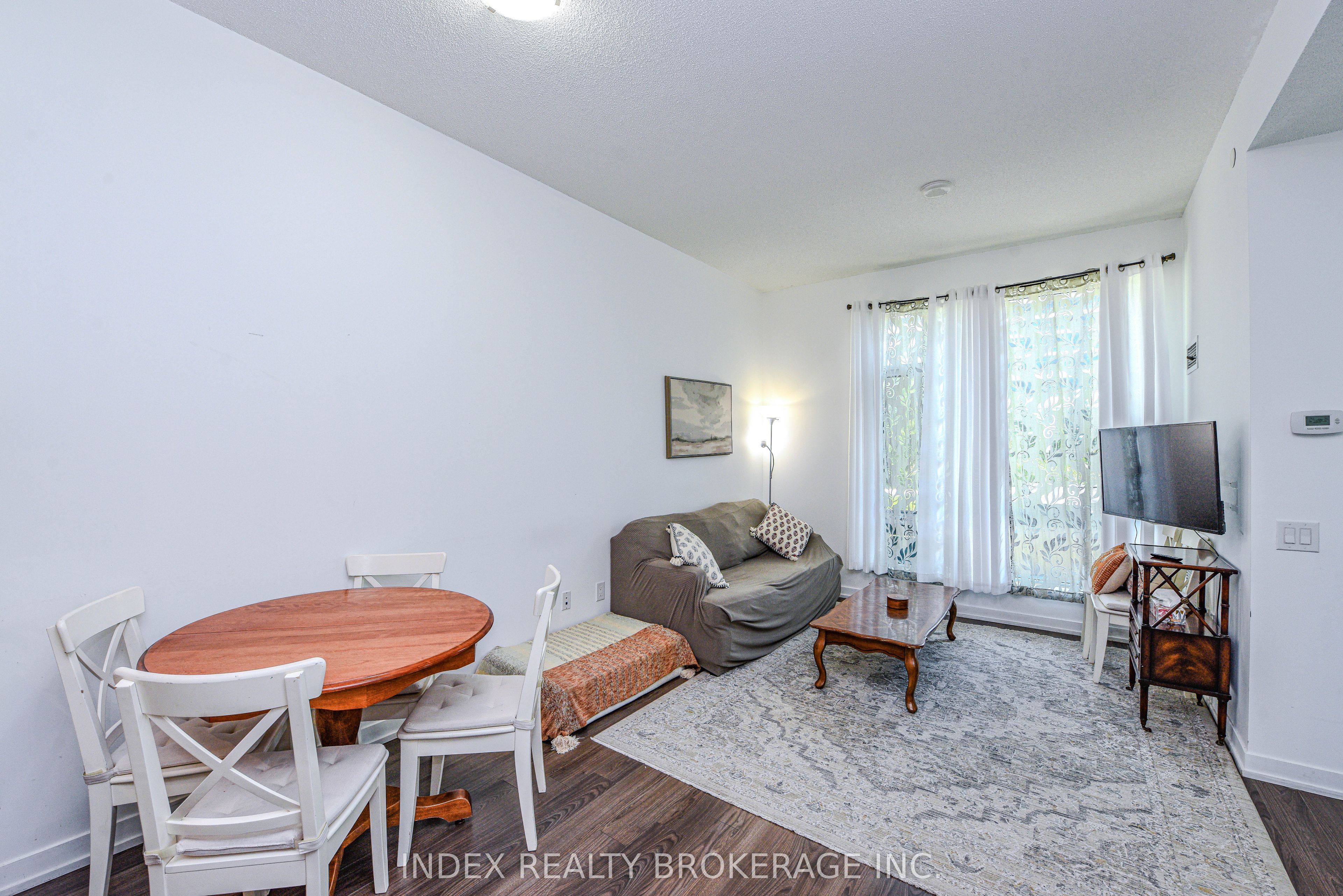 2560 Eglinton Avenue 103, Mississauga, ON L5M 0Y3 photo 3