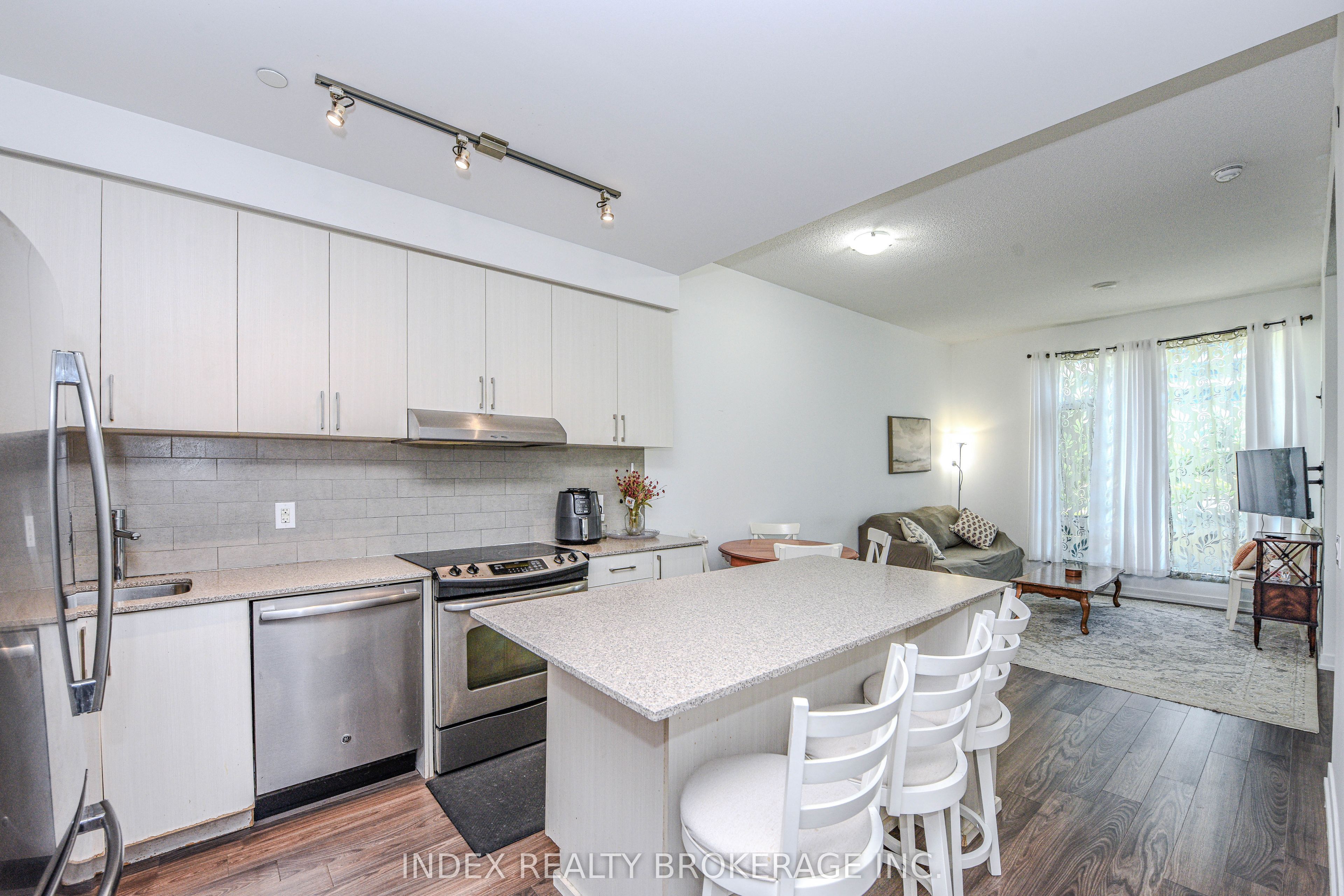 2560 Eglinton Avenue 103, Mississauga, ON L5M 0Y3 photo 5