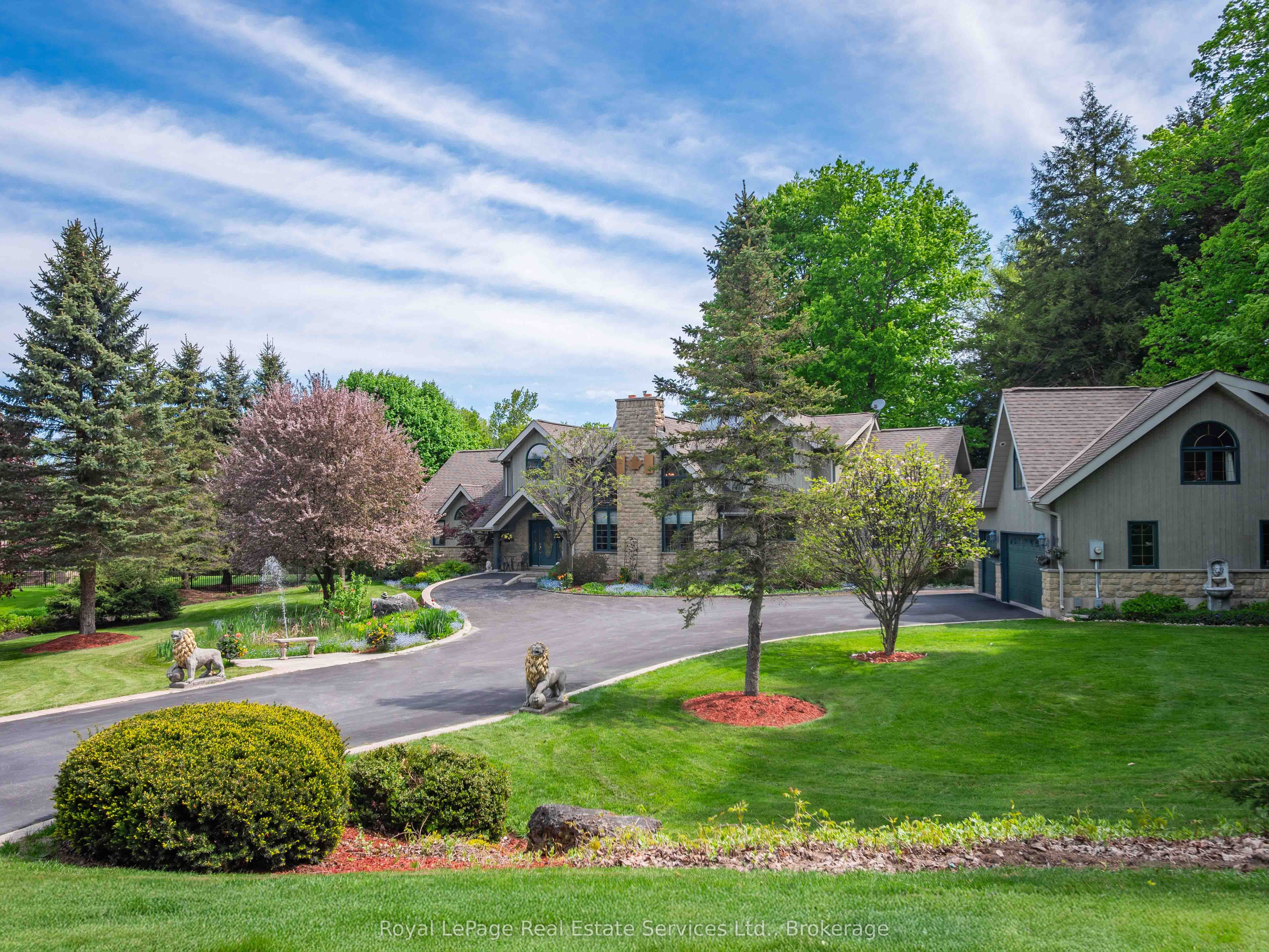 6 TURTLE LAKE Drive, Halton Hills, ON L7J 2W7