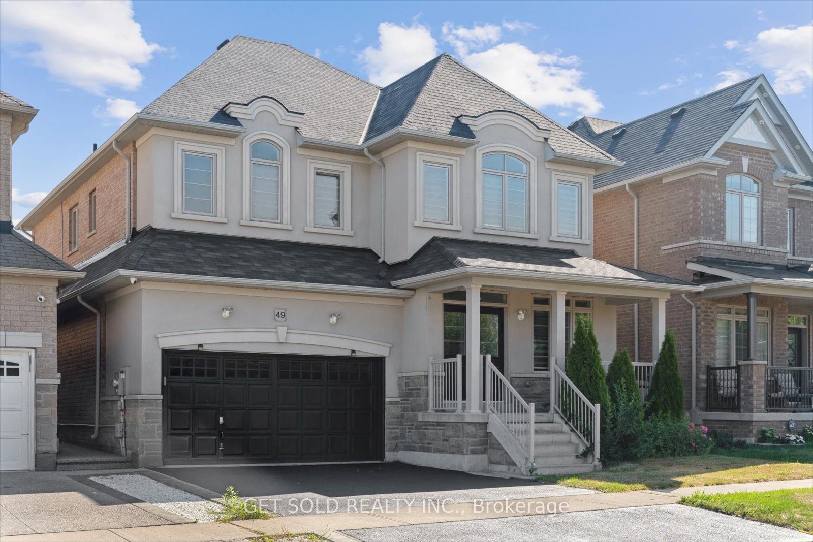 49 Blackberry Valley Crescent, Caledon, ON L7C 2C7 photo 2