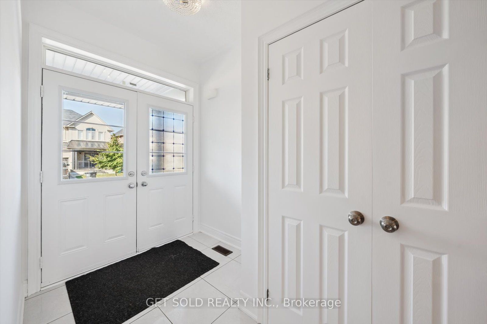 49 Blackberry Valley Crescent, Caledon, ON L7C 2C7 photo 4