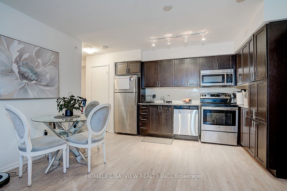 830 Lawrence Avenue W 2204, Toronto, ON M6A 0B6 photo 5