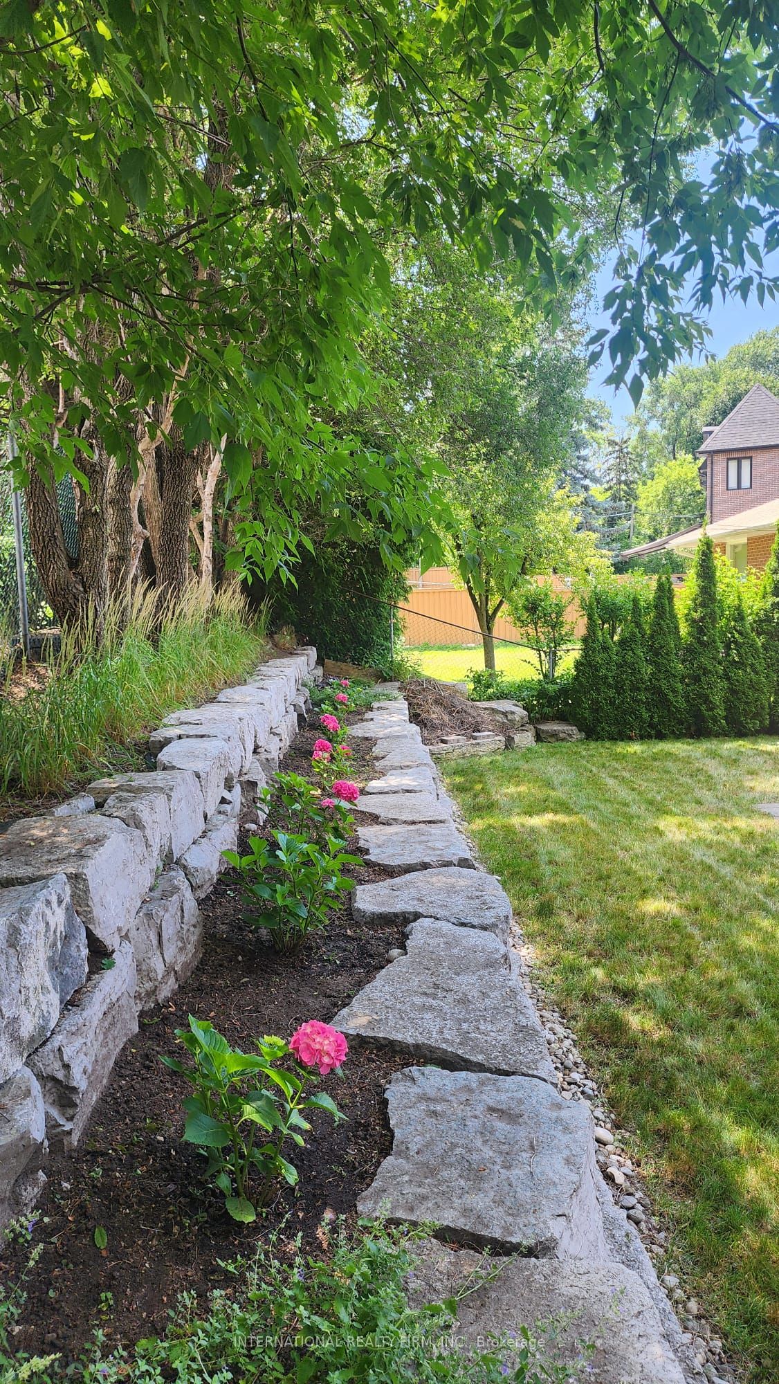 51 Kirk Bradden Road E, Toronto, ON M8Y 2E8 photo 3