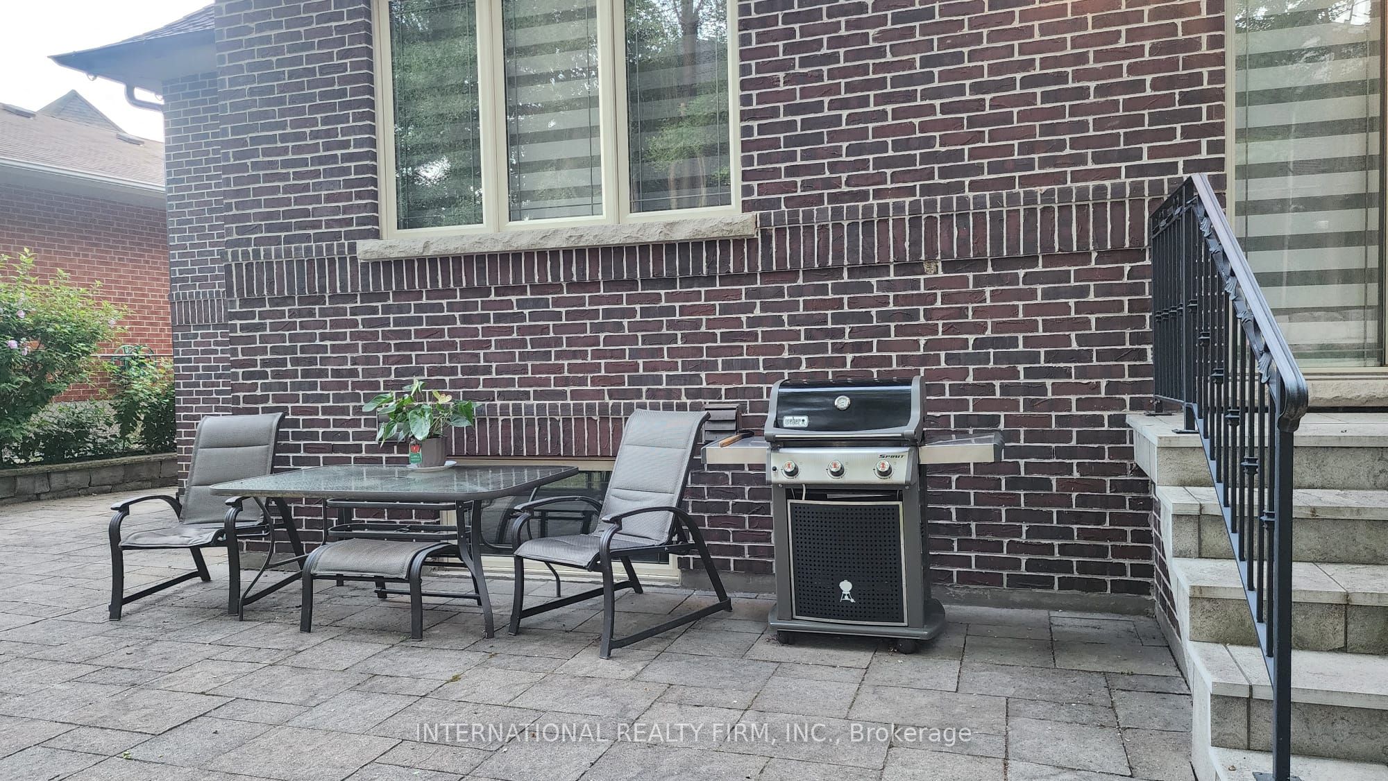 51 Kirk Bradden Road E, Toronto, ON M8Y 2E8 photo 4