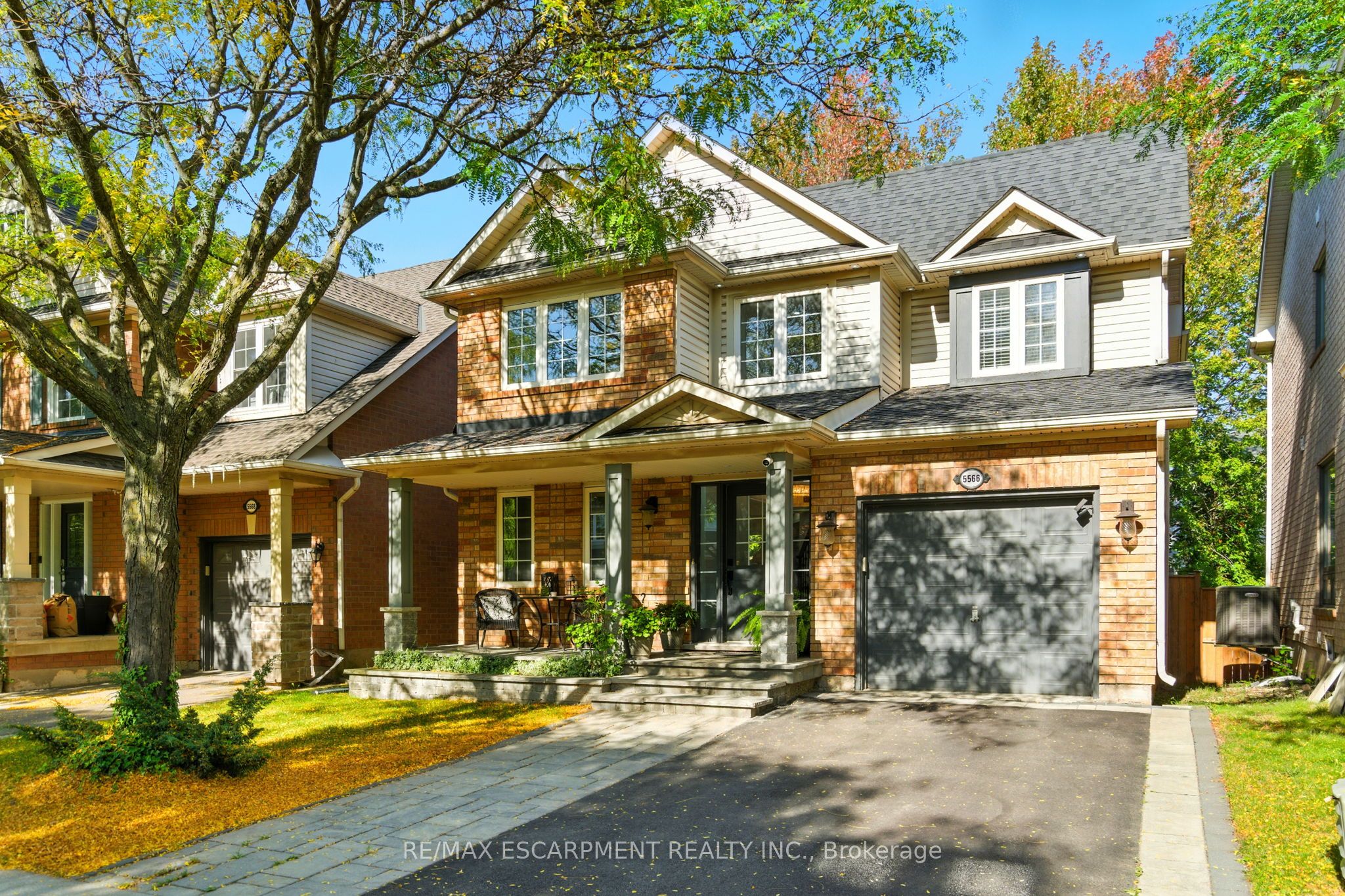 5566 Thorn Lane, Burlington, ON L7L 6V8 photo 2