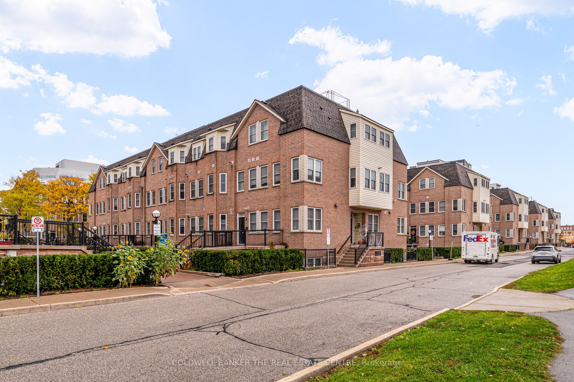 760 Lawrence Avenue W 137, Toronto, ON M6A 3E7
