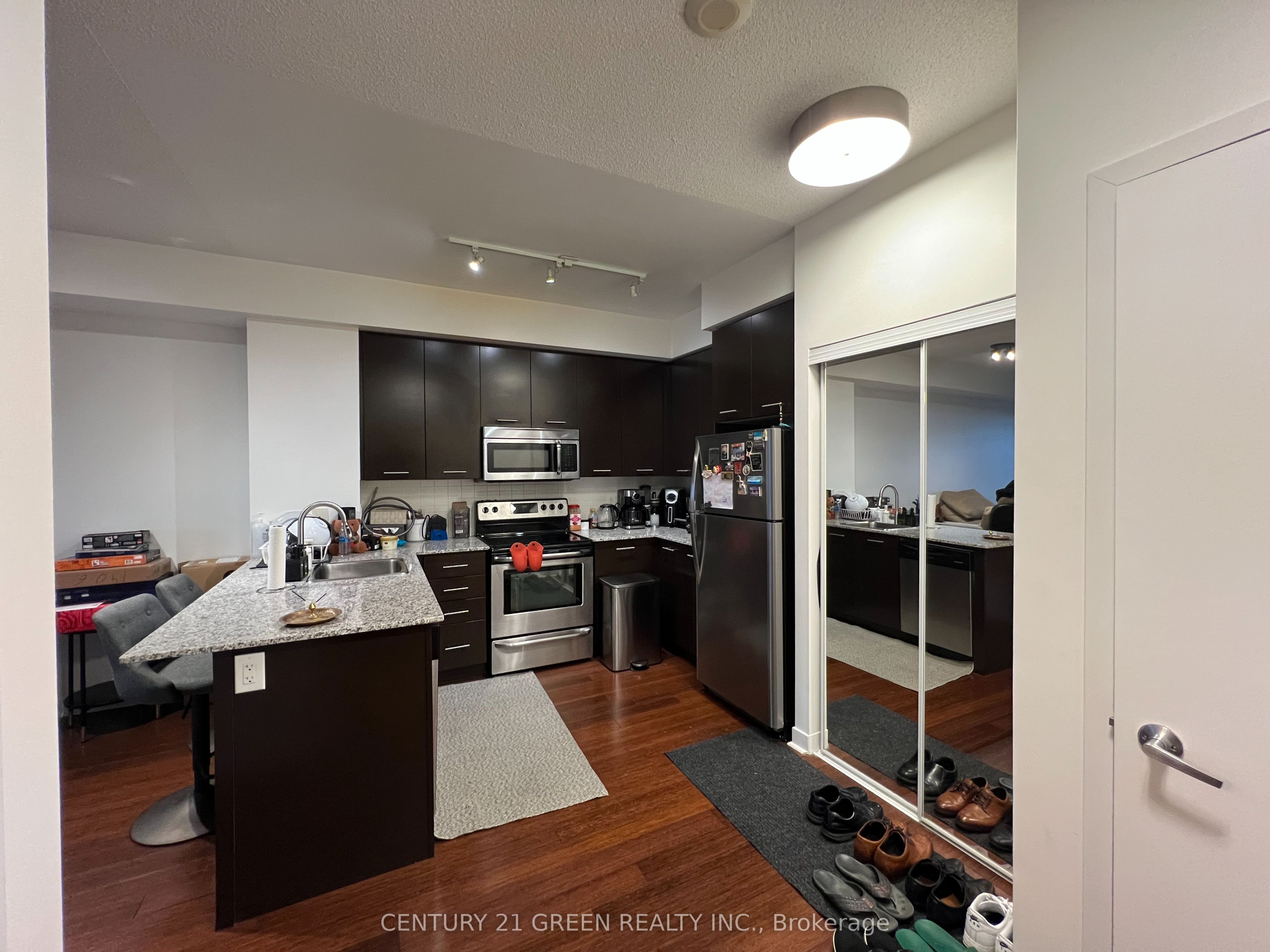 365 Prince Of Wales Drive 1406, Mississauga, ON L5B 0G6 photo 3