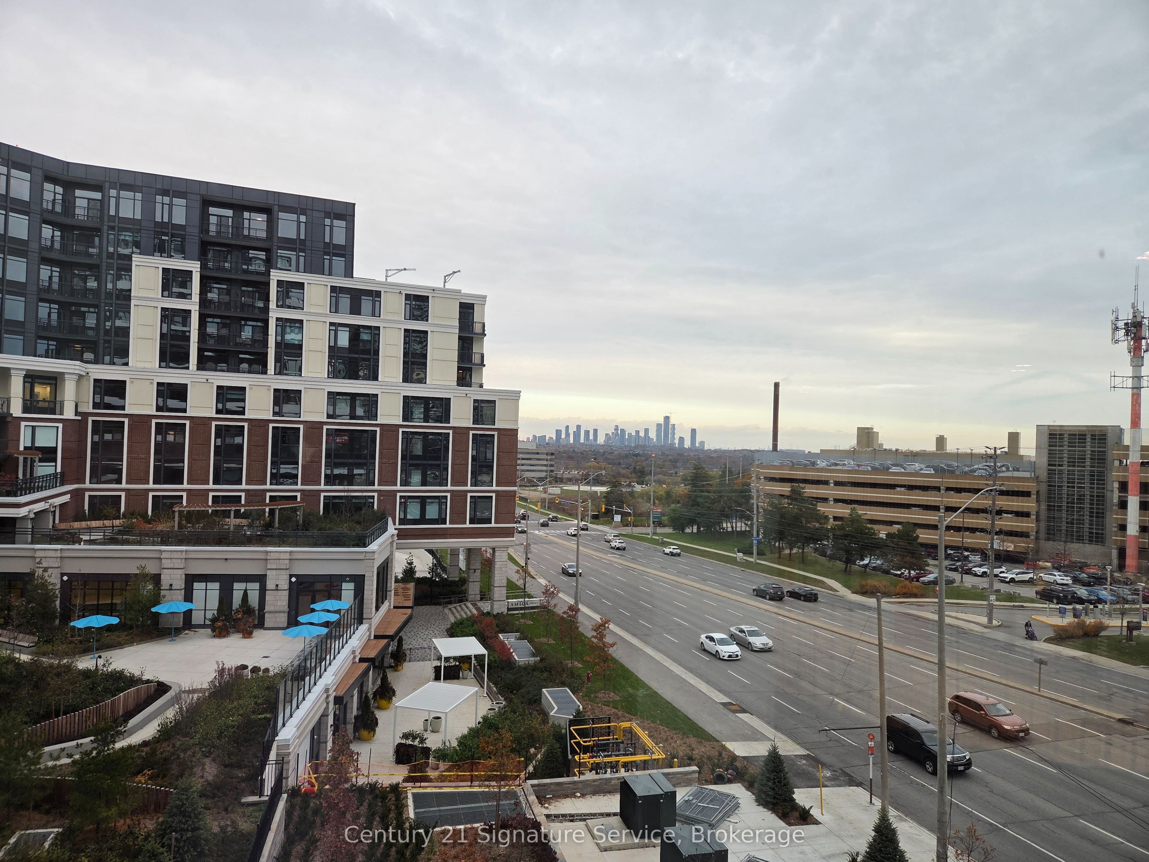 2485 Eglinton Avenue W 504, Mississauga, ON L5M 2T1 photo 2