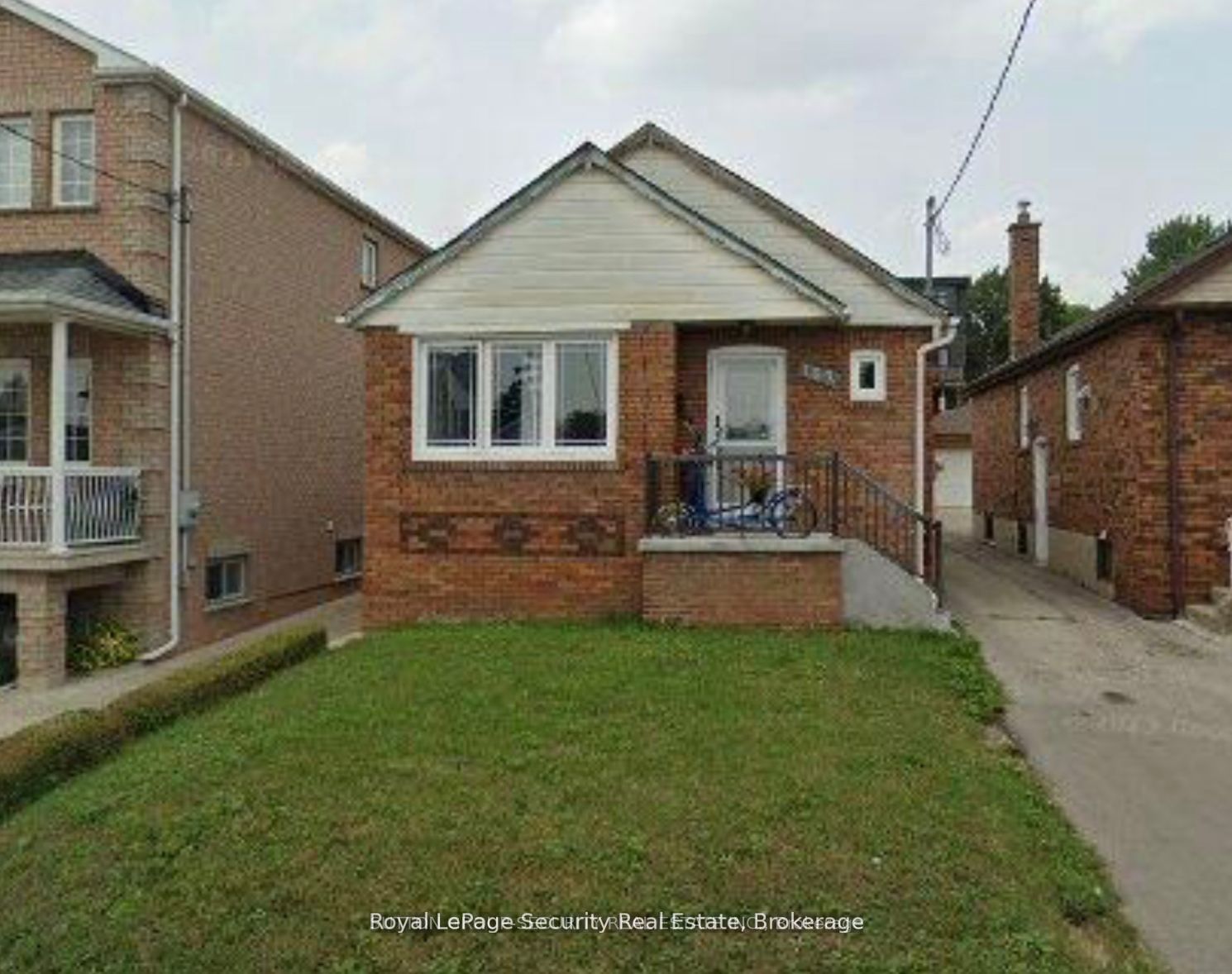 162 Donald Avenue Basement, Toronto, ON M6M 1K4