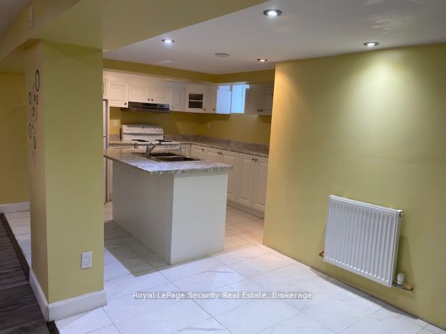 162 Donald Avenue Basement, Toronto, ON M6M 1K4 photo 5