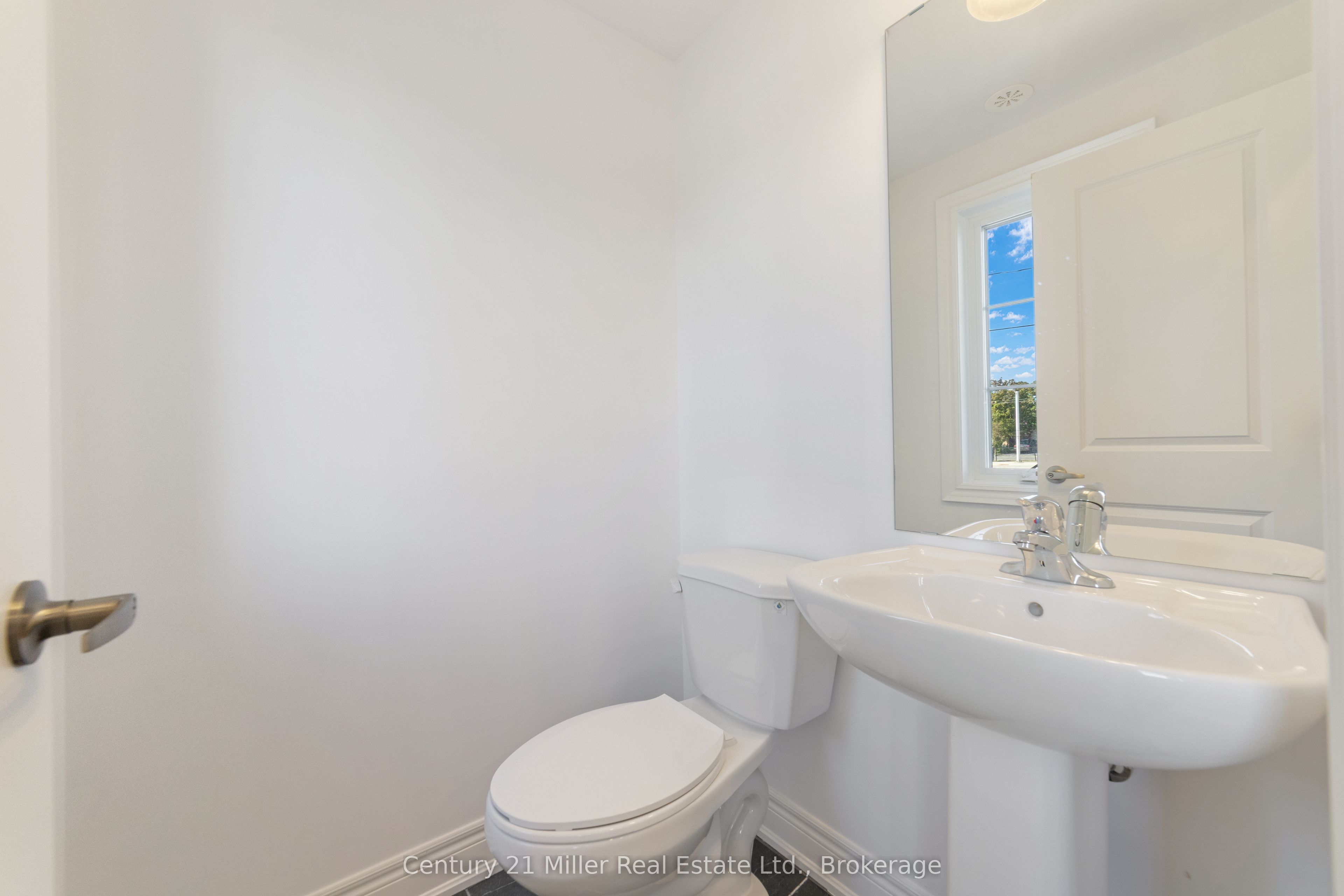2140 Trafalgar Road 48, Oakville, ON L6H 8A5 photo 4