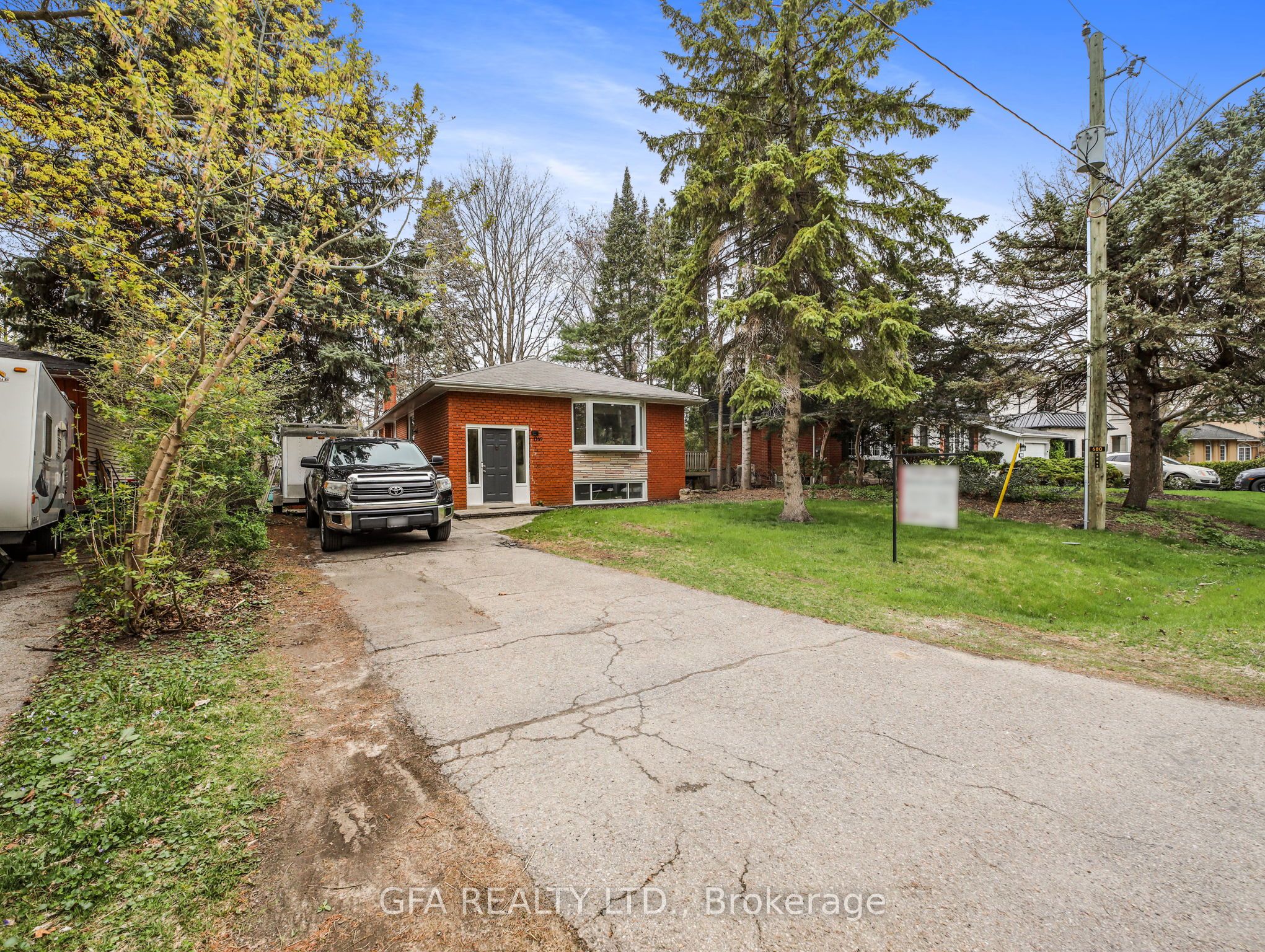 1169 Cynthia Lane, Oakville, ON L6J 2W2