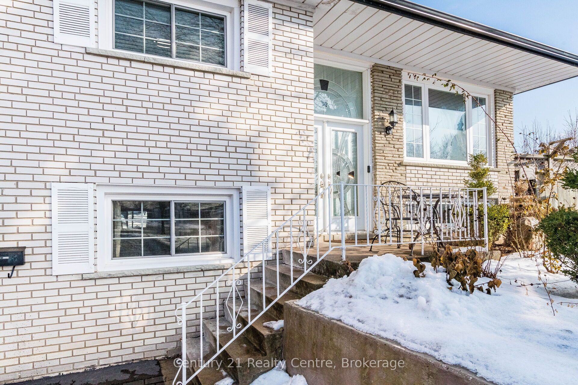 3800 Wyewood Road, Mississauga, ON L4T 2A2 photo 3