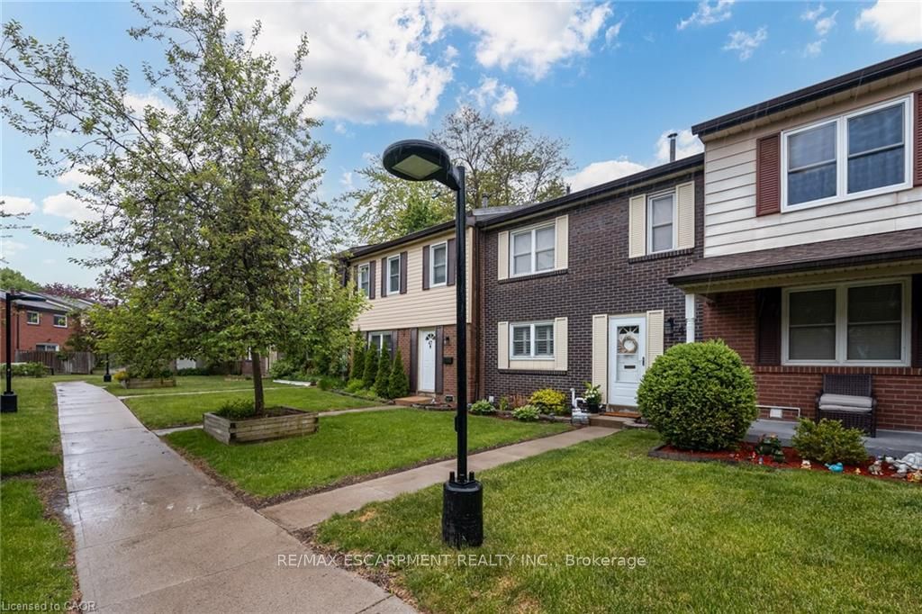 2825 Gananoque Drive 48, Mississauga, ON L5N 1V6 photo 2