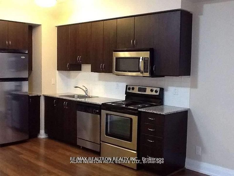 1 De Boers Drive 314, Toronto, ON M3J 0G6 photo 3