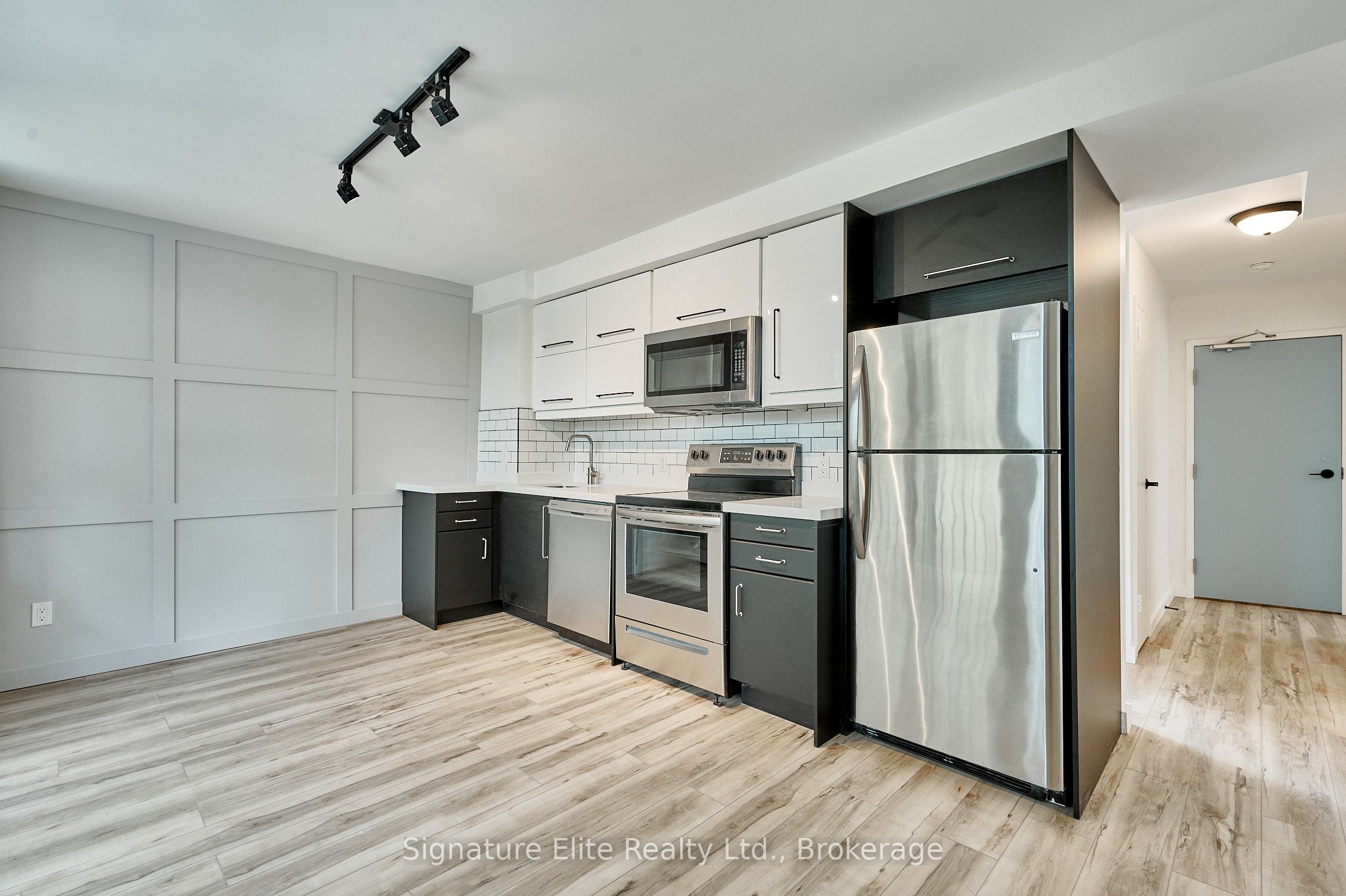 291 Scarlett Road 303, Toronto, ON M6N 4L1 photo 3