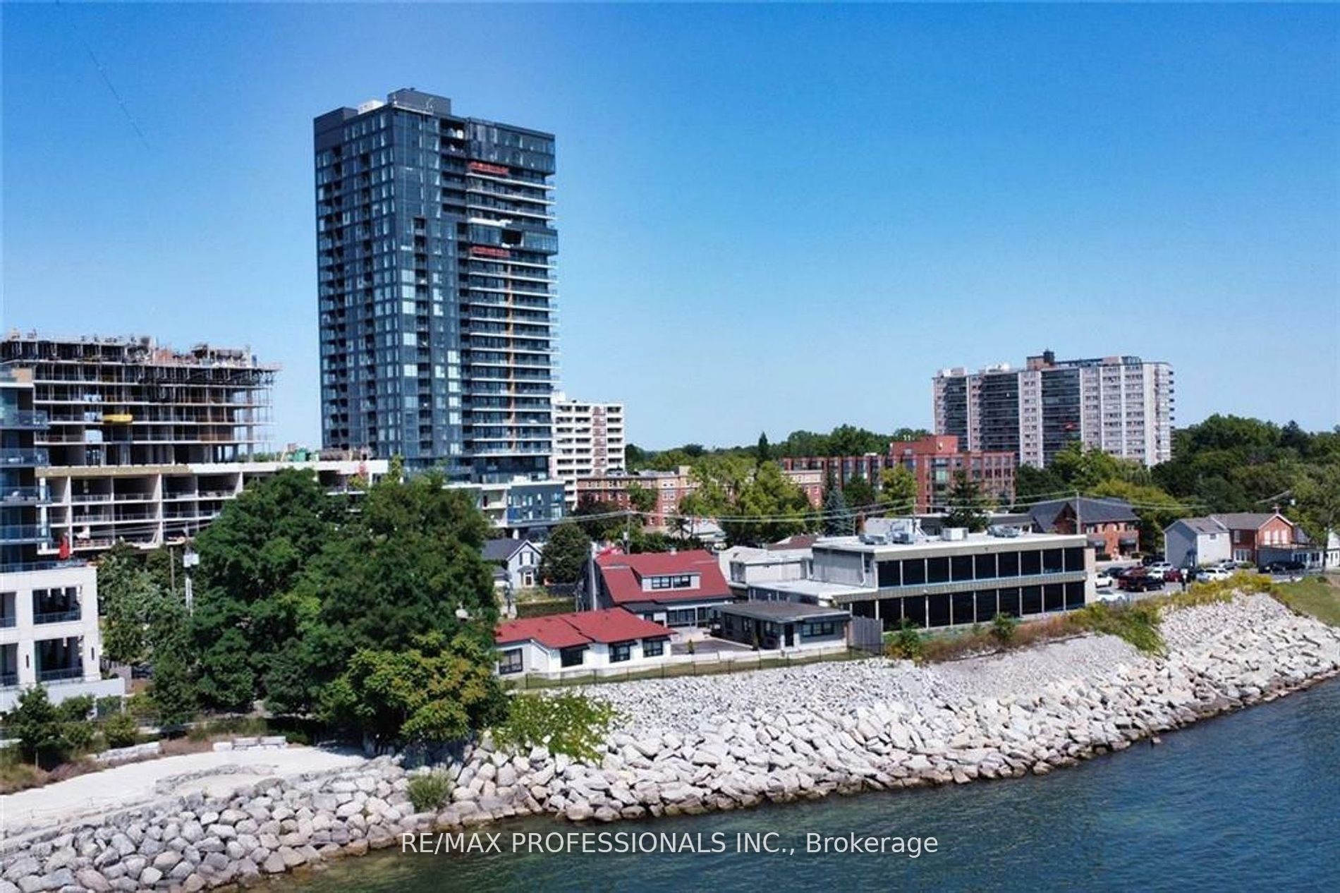 370 Martha Street 802, Burlington, ON L7R 0G9