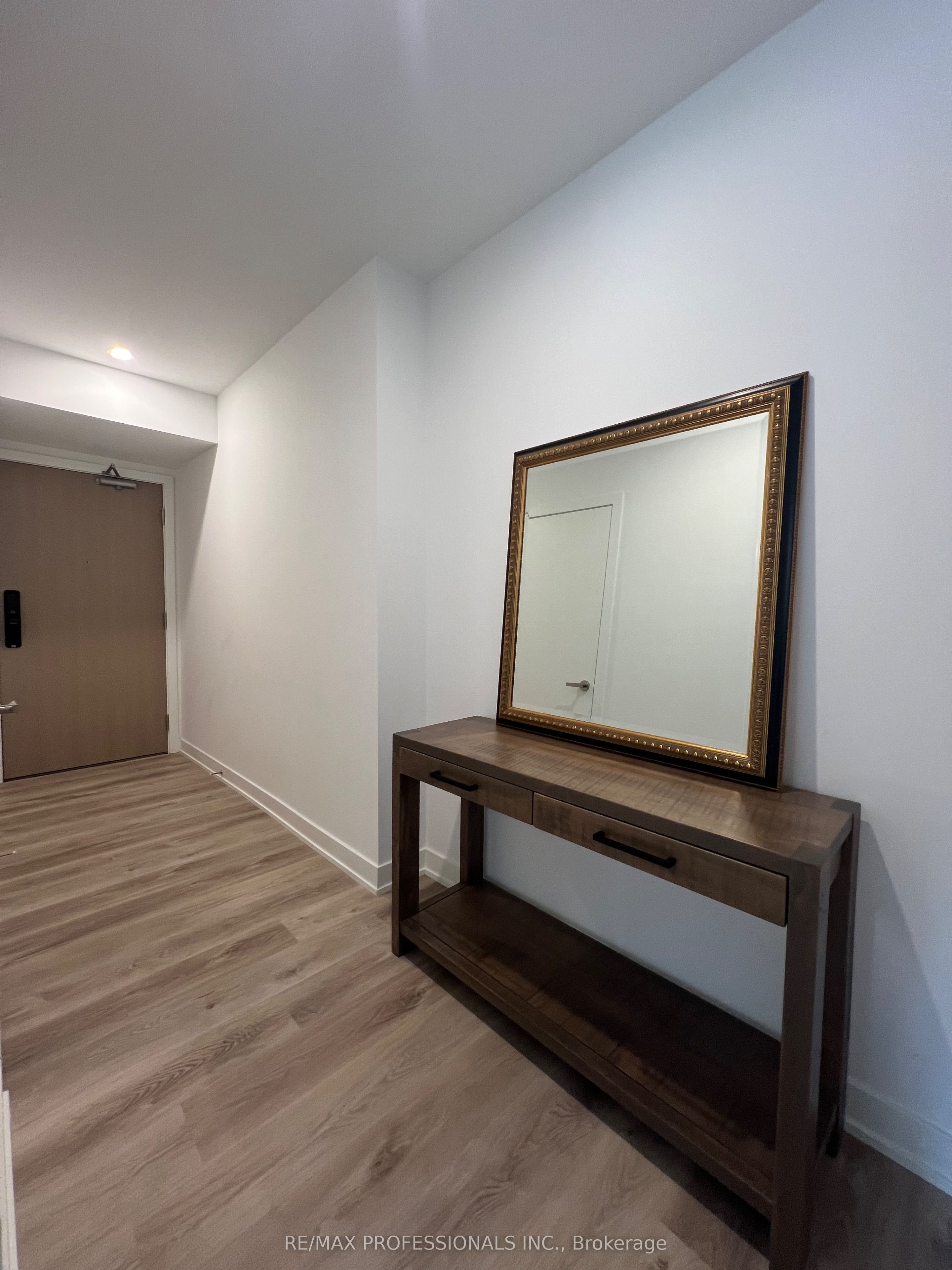370 Martha Street 802, Burlington, ON L7R 0G9 photo 5