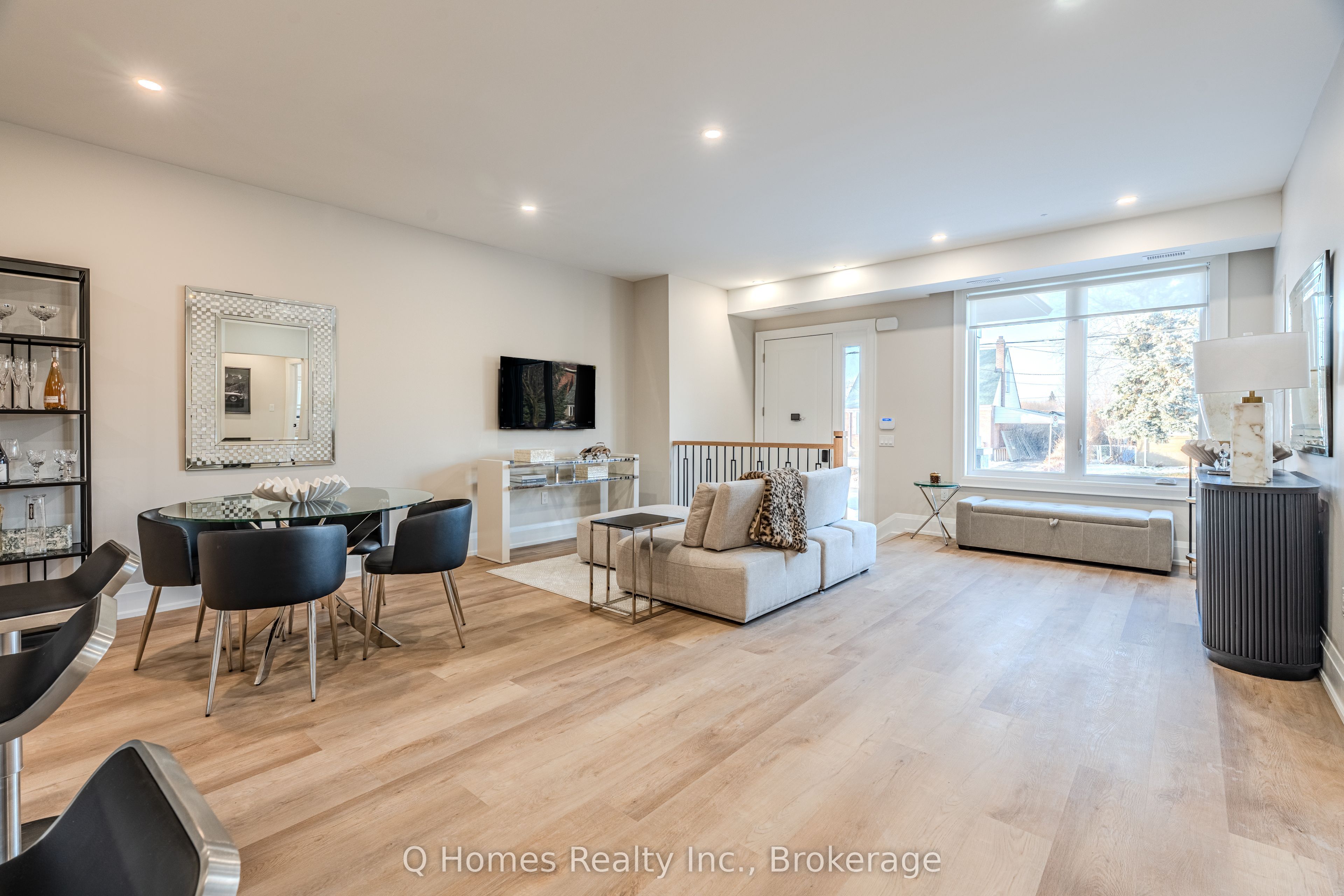 25 Creston Road 25A, Toronto, ON M6A 1H9 photo 2