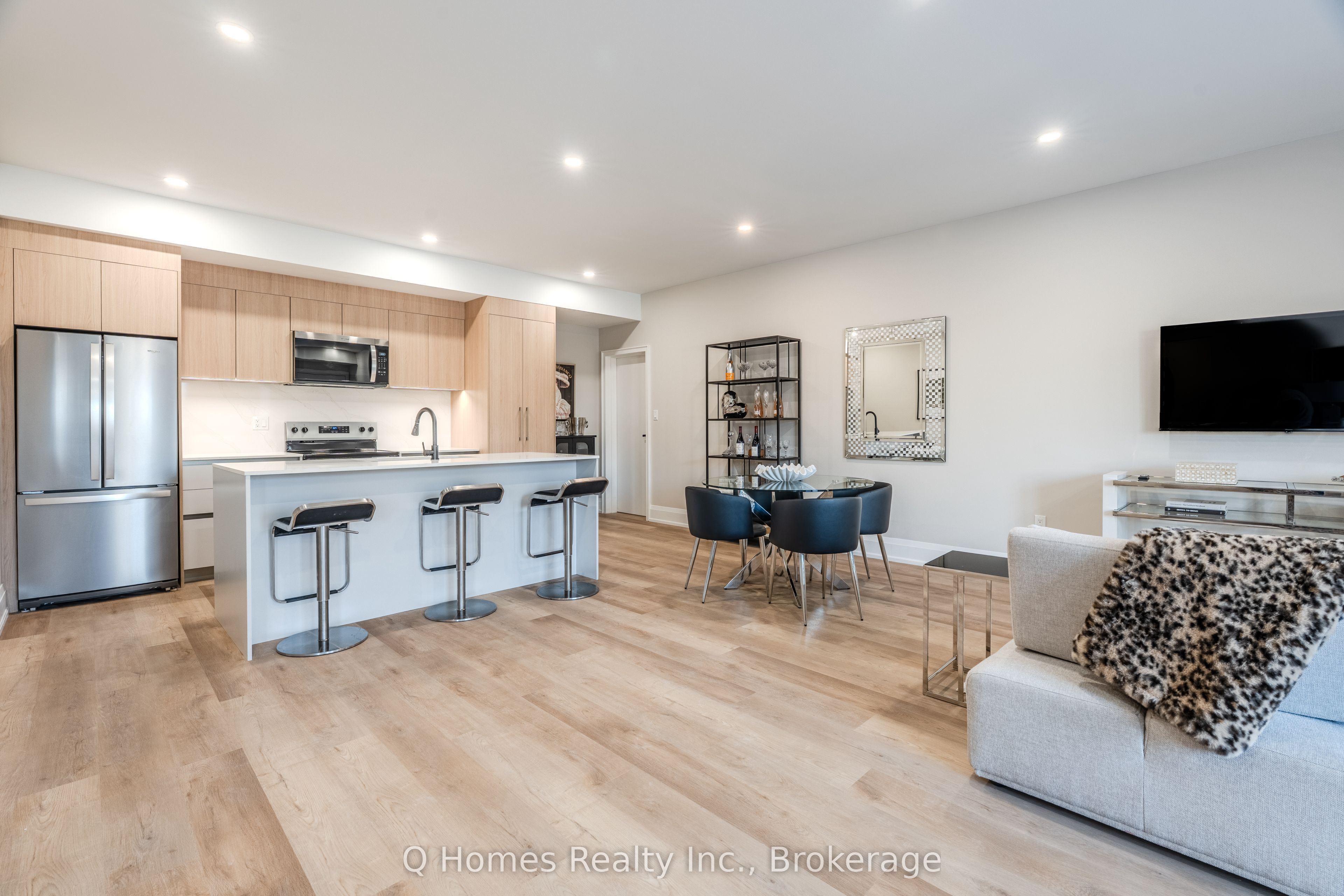 25 Creston Road 25A, Toronto, ON M6A 1H9 photo 5