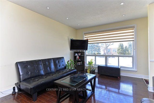 65 Newstead Crescent, Brampton, ON L6V 2A8 photo 2